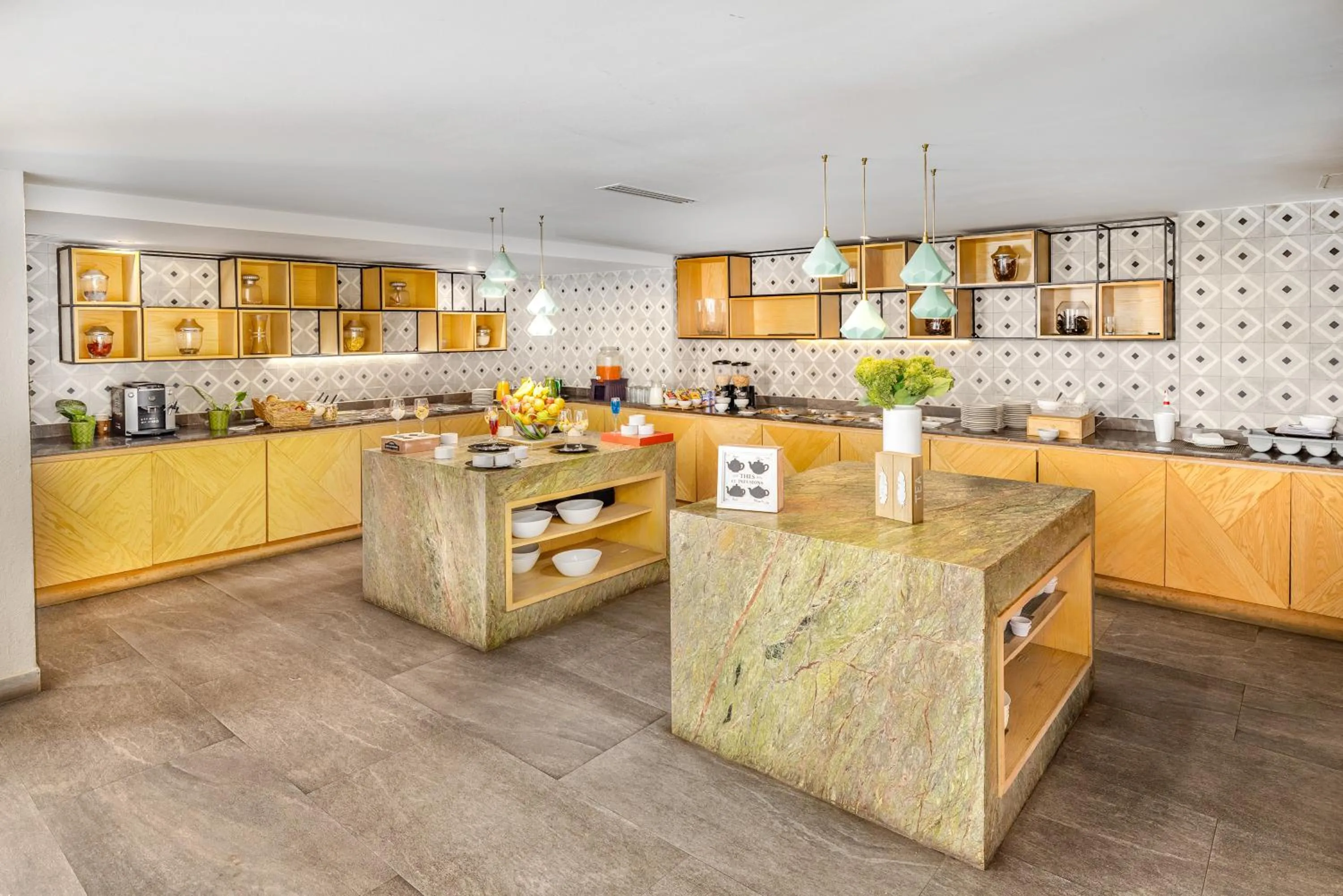 Restaurant/places to eat in Hotel México Plaza Querétaro