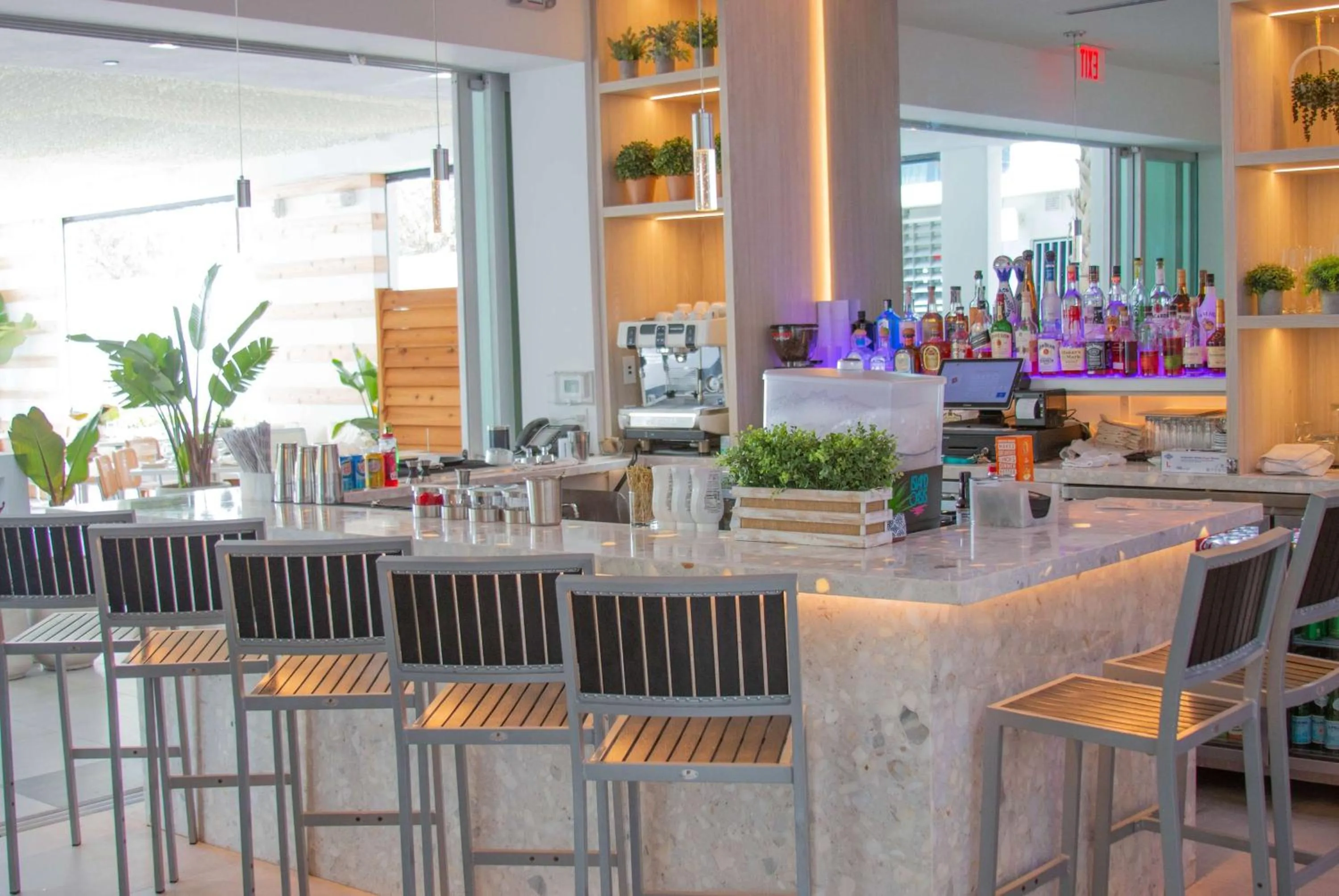 Restaurant/places to eat in MB Hotel, Trademark Collection by Wyndham