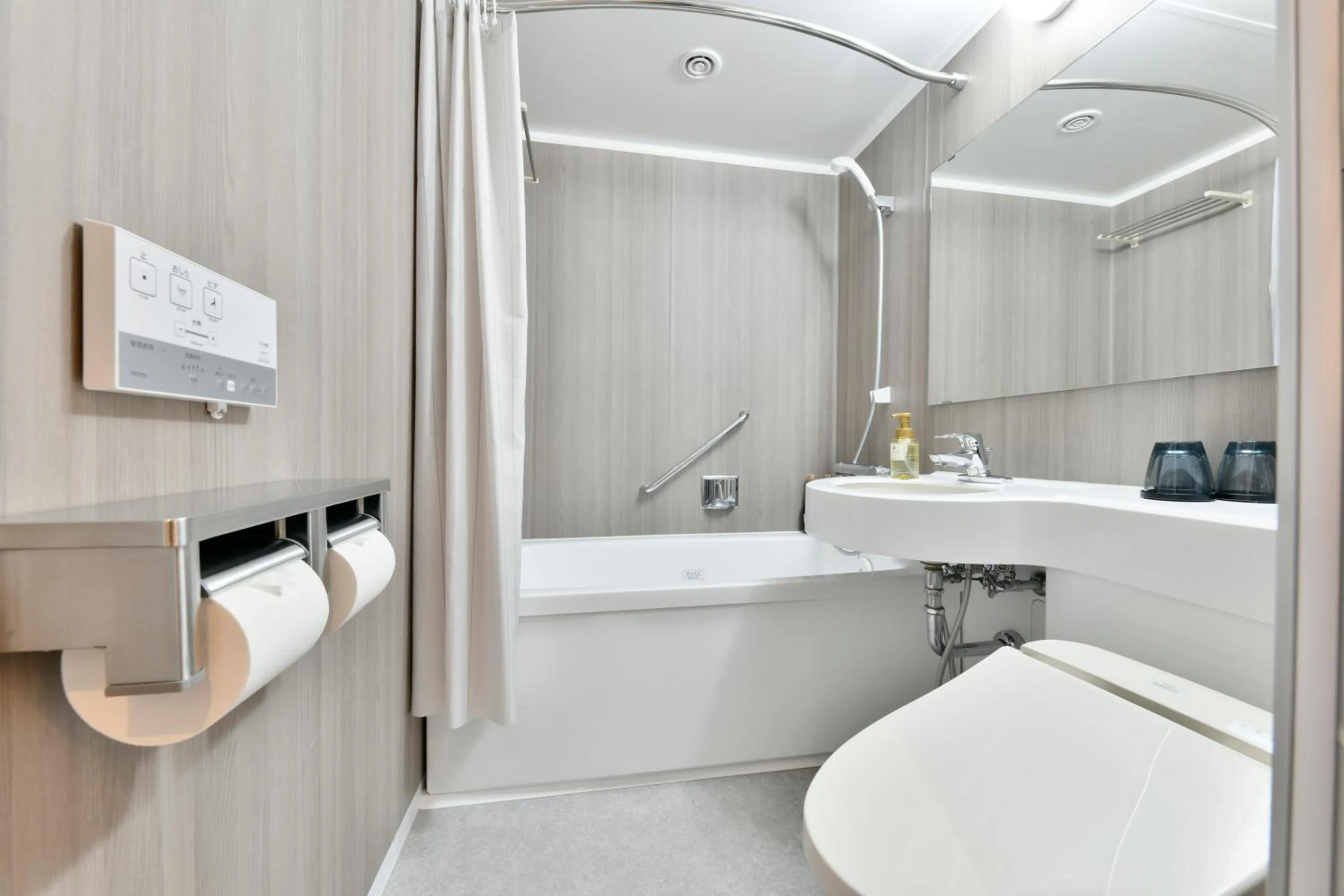 Toilet in Vessel Inn Keisei Tsudanuma Station