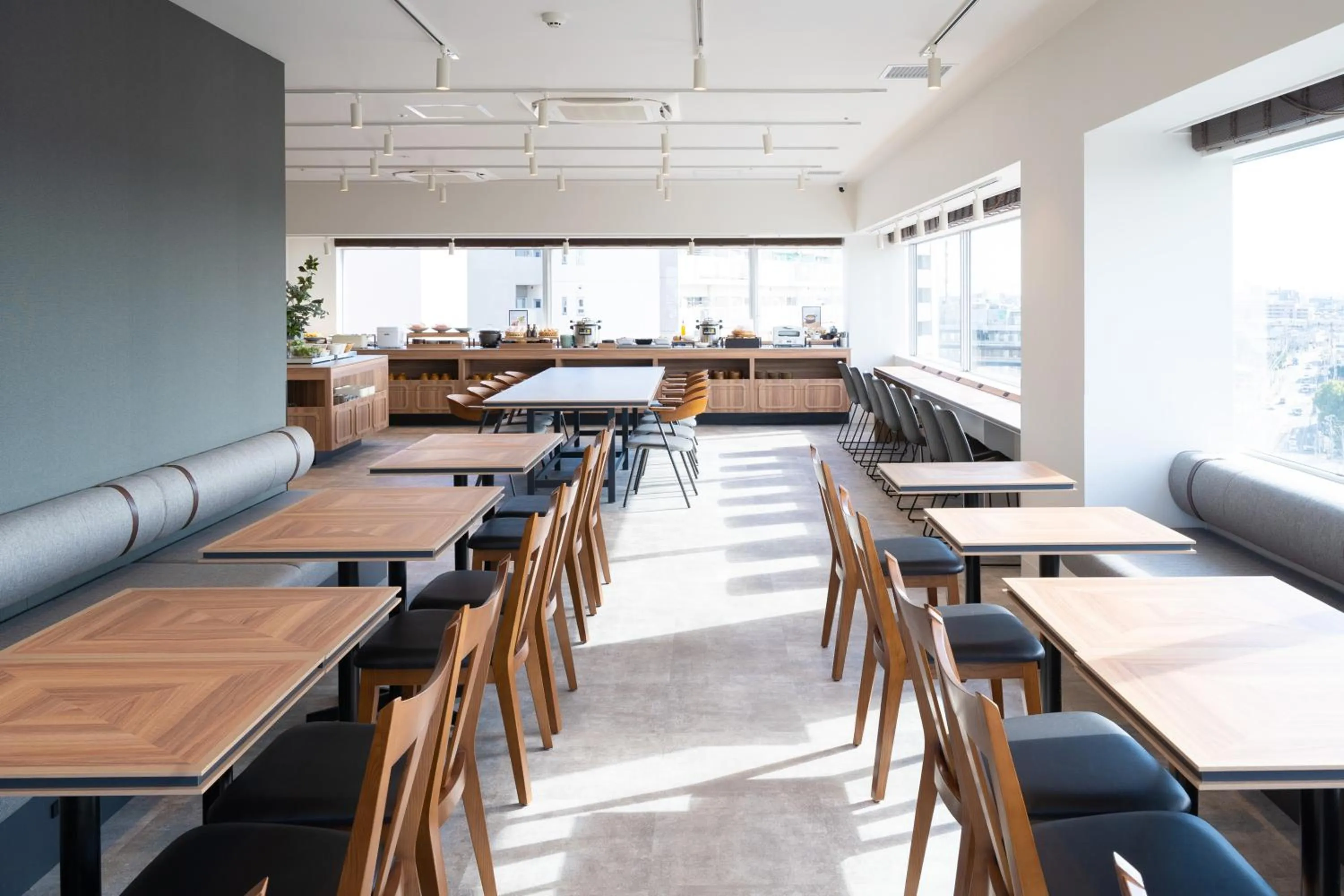 Lounge or bar in Vessel Inn Keisei Tsudanuma Station