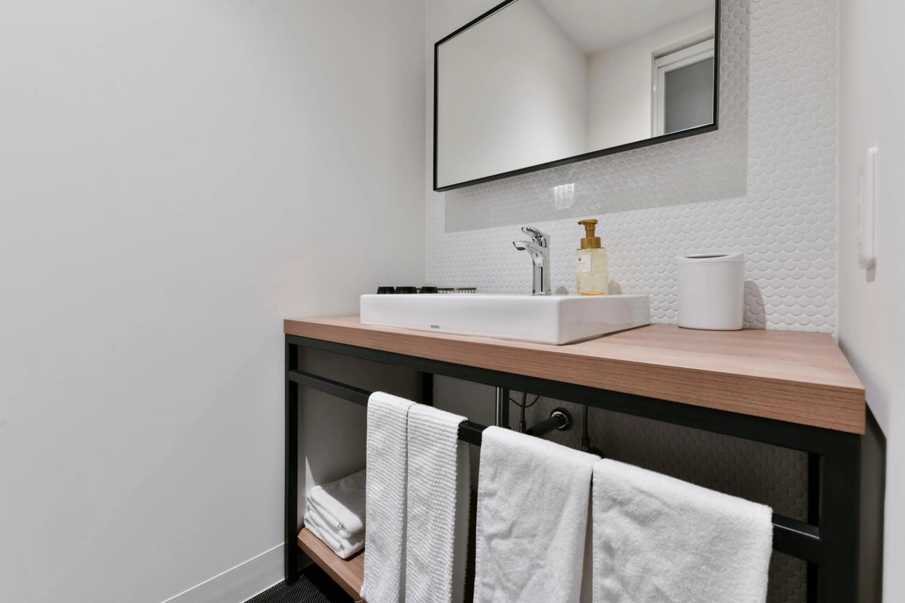 Bathroom in Vessel Inn Keisei Tsudanuma Station