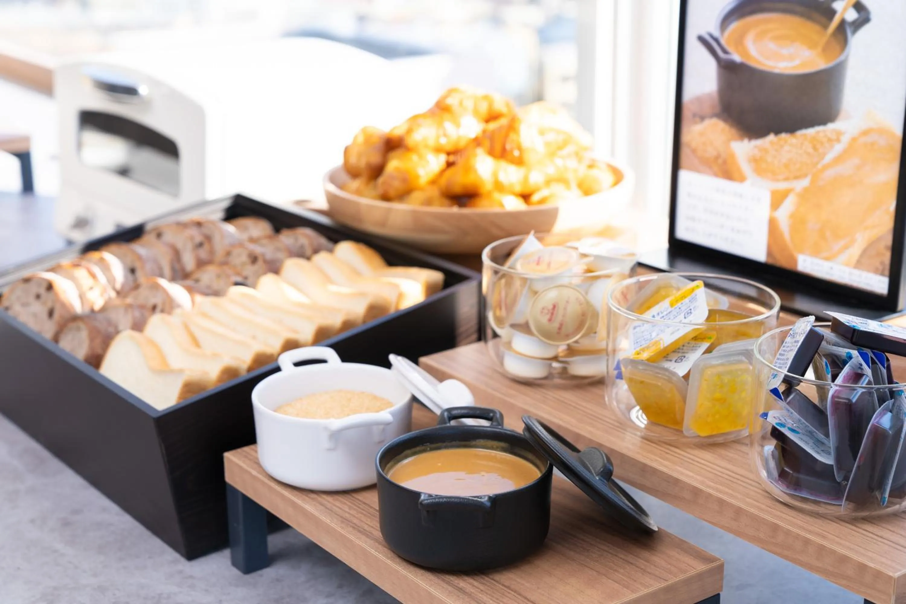 Buffet breakfast in Vessel Inn Keisei Tsudanuma Station