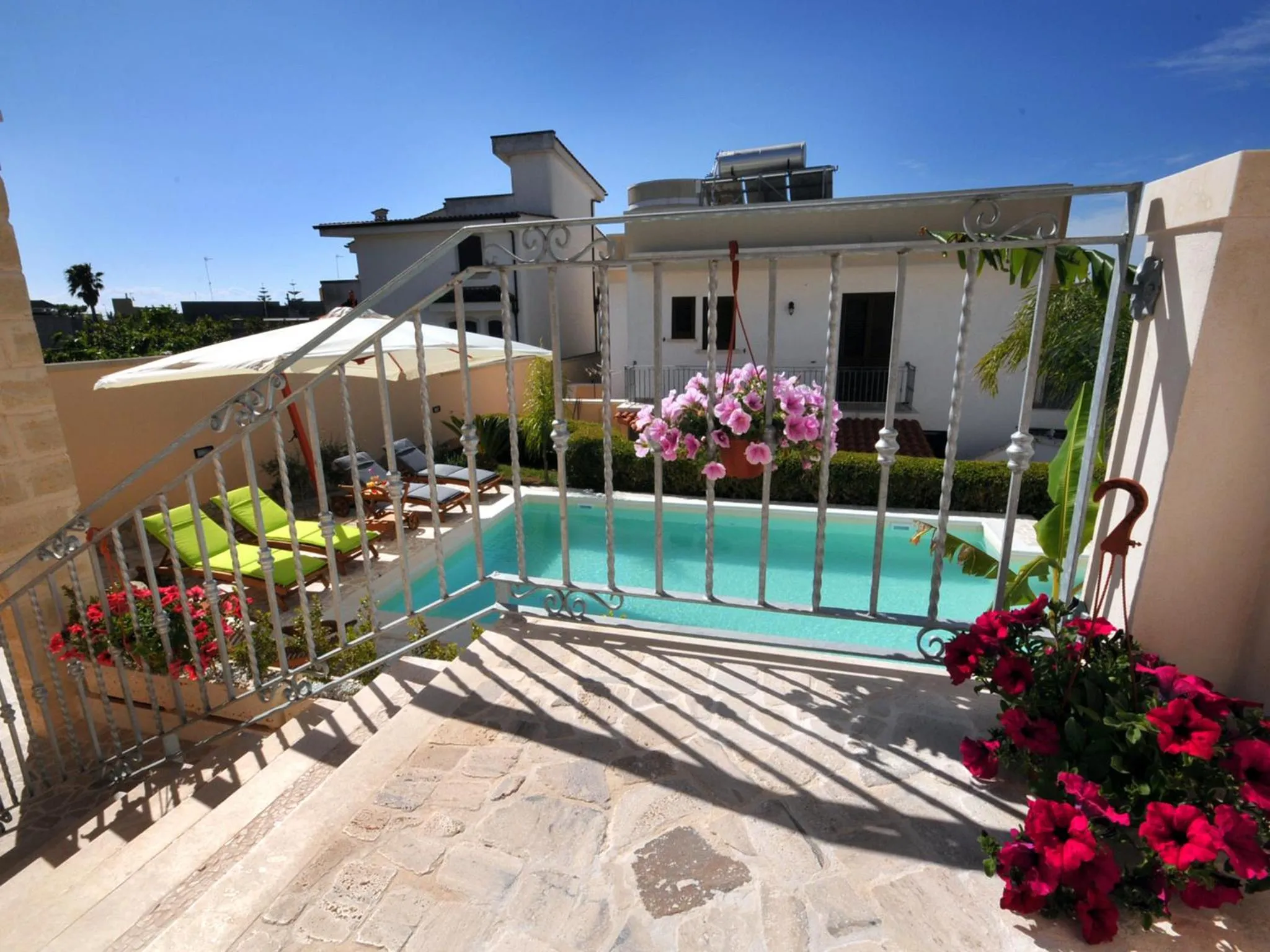 Swimming pool in Il Calesse B&B