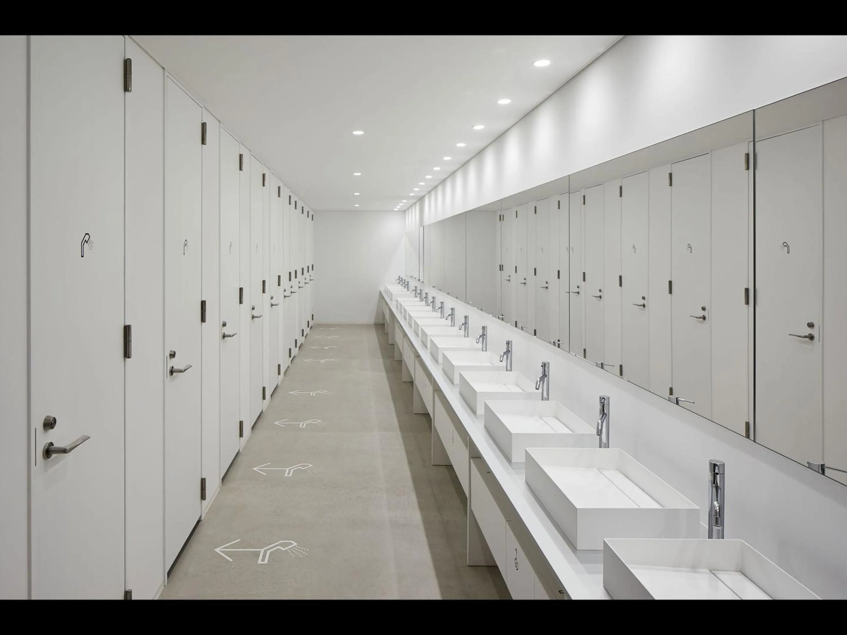 Shower in 9h nine hours Hamamatsucho