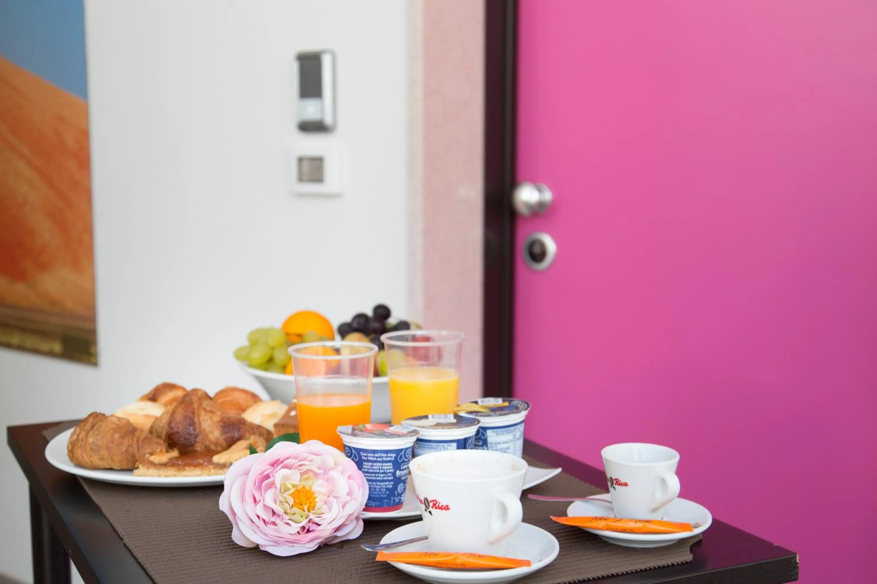 Italian breakfast in Nero D'Avorio Aparthotel & SPA