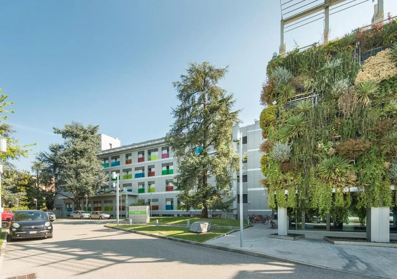 Property building in Camplus Bononia Casa per Ferie