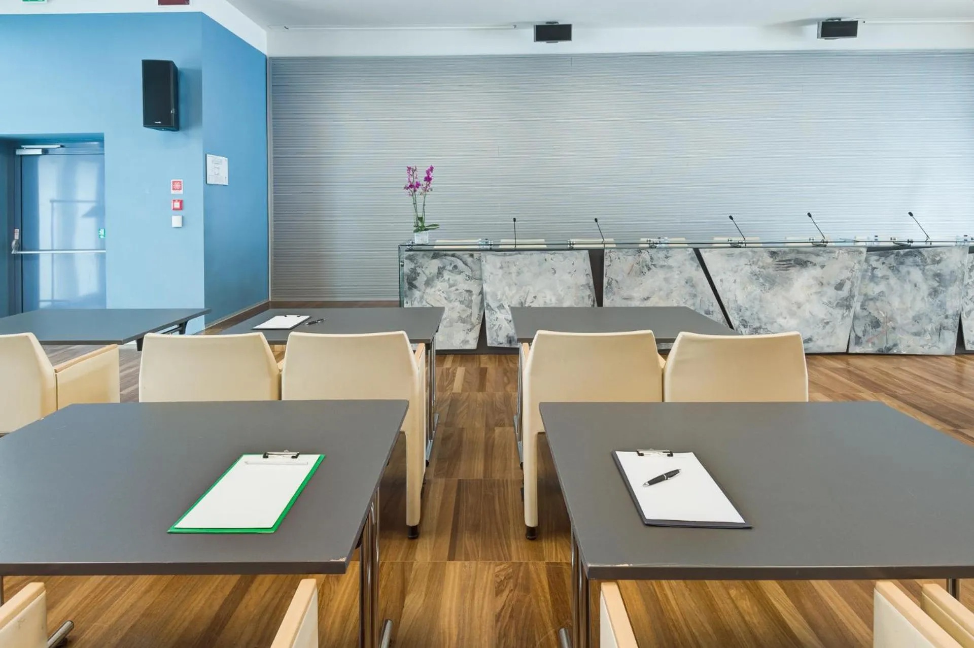 Business facilities in Camplus Bononia Casa per Ferie