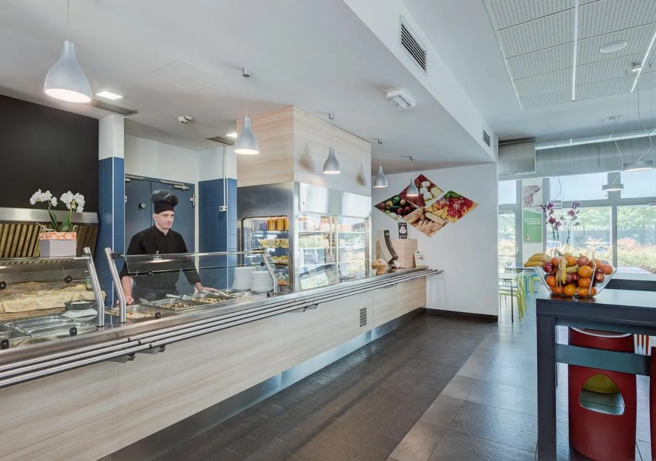 Restaurant/places to eat in Camplus Bononia Casa per Ferie