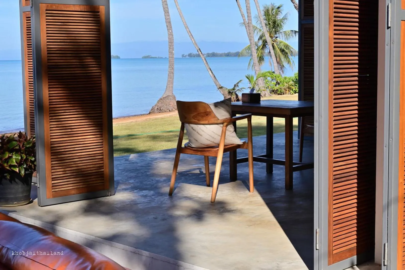 Restaurant/places to eat in Little Moon Villa