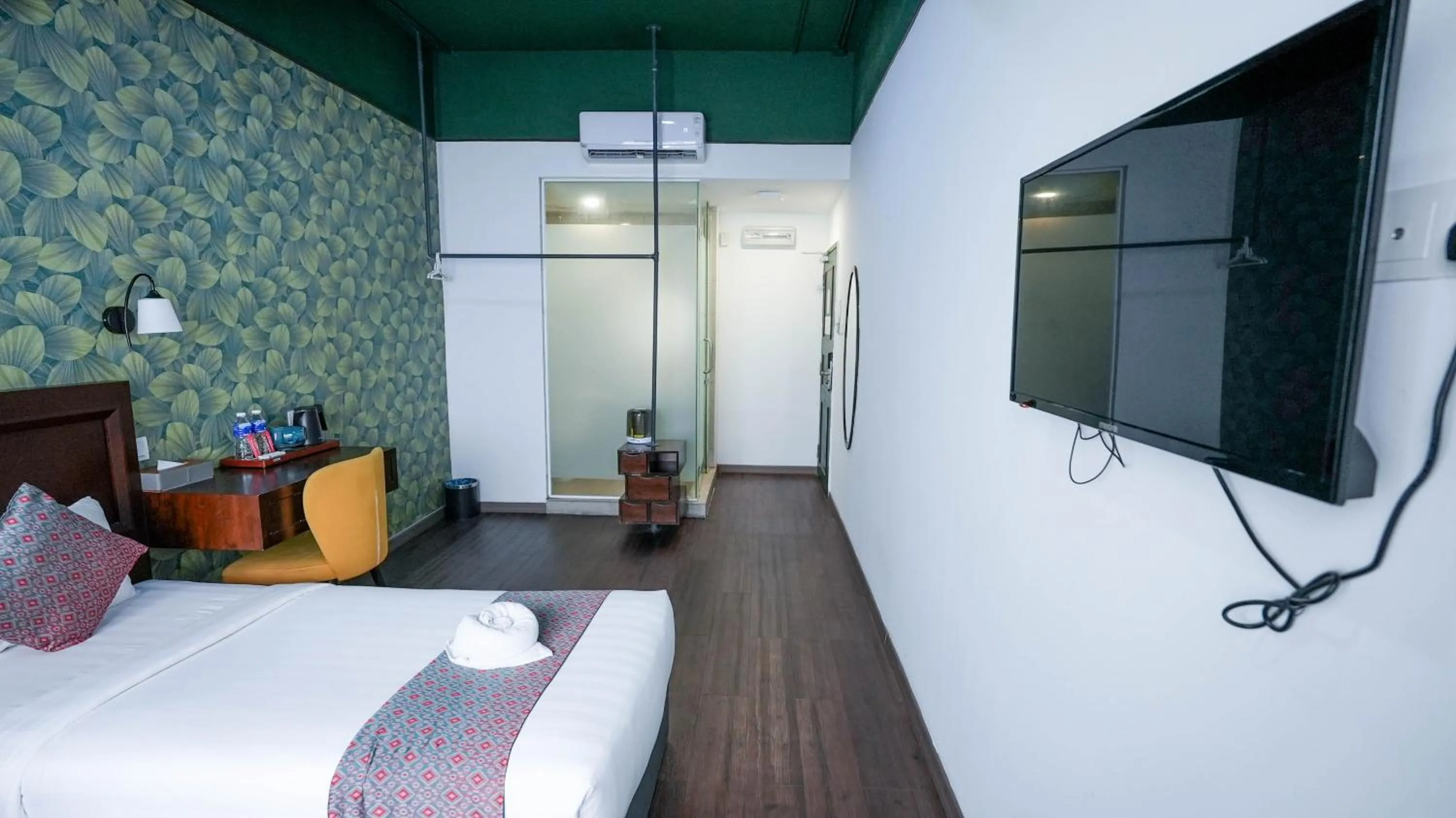 TV and multimedia, Bed in East Riverine Boutique Hotel