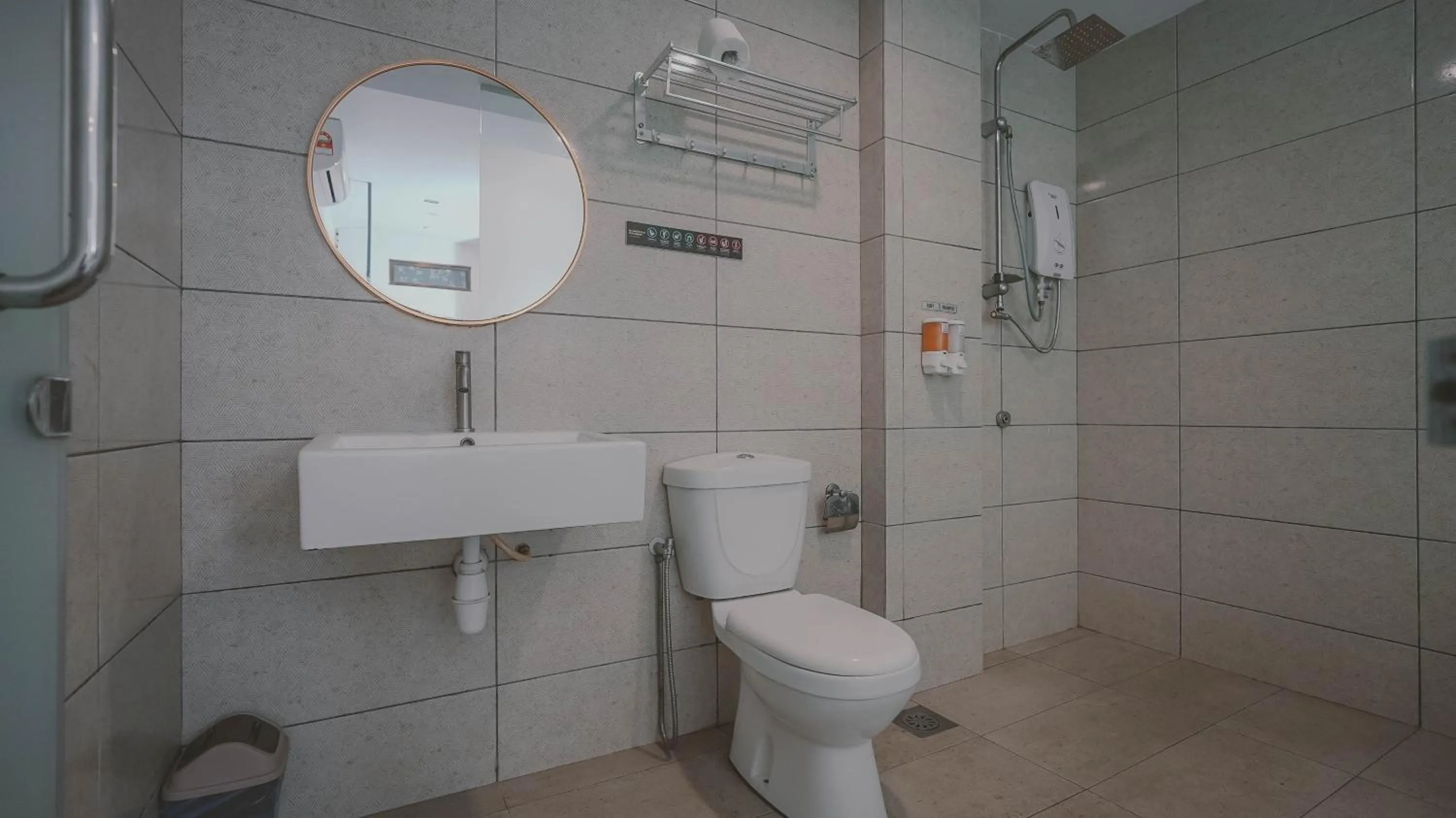 Shower in East Riverine Boutique Hotel