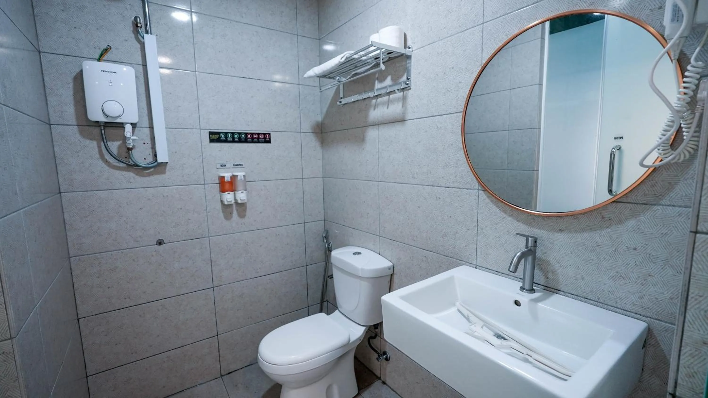 Shower in East Riverine Boutique Hotel