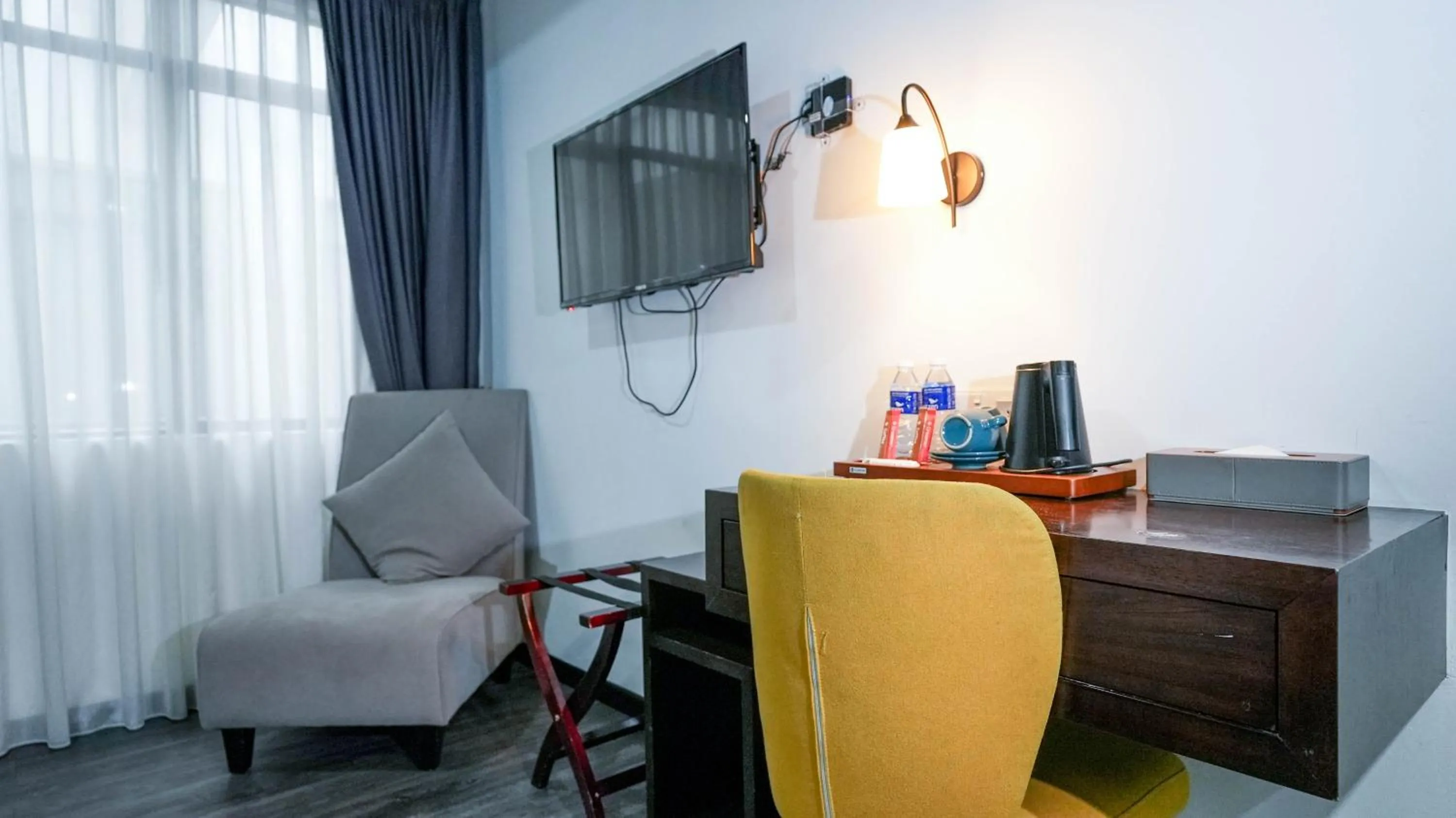 TV and multimedia in East Riverine Boutique Hotel