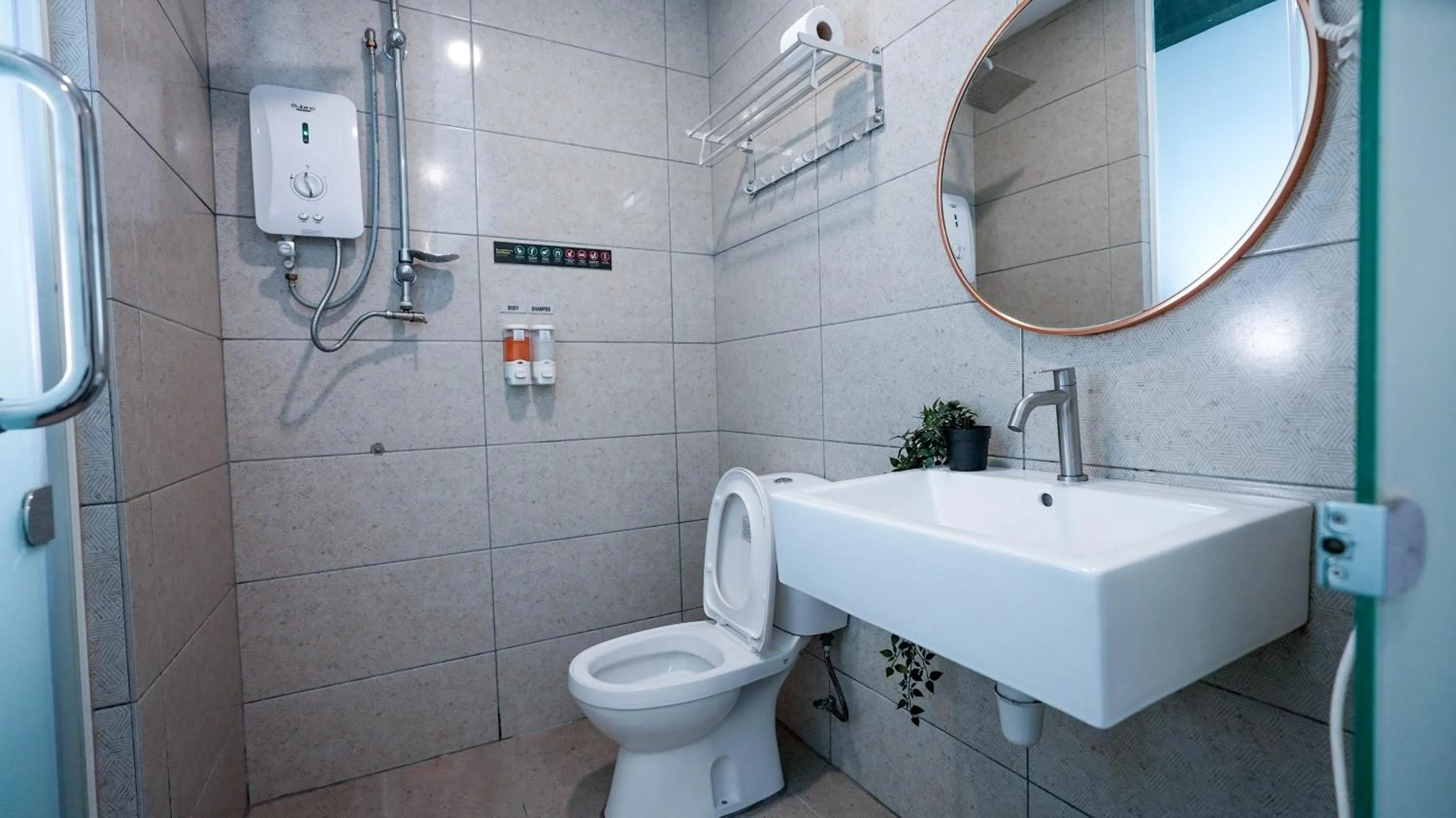 Shower in East Riverine Boutique Hotel