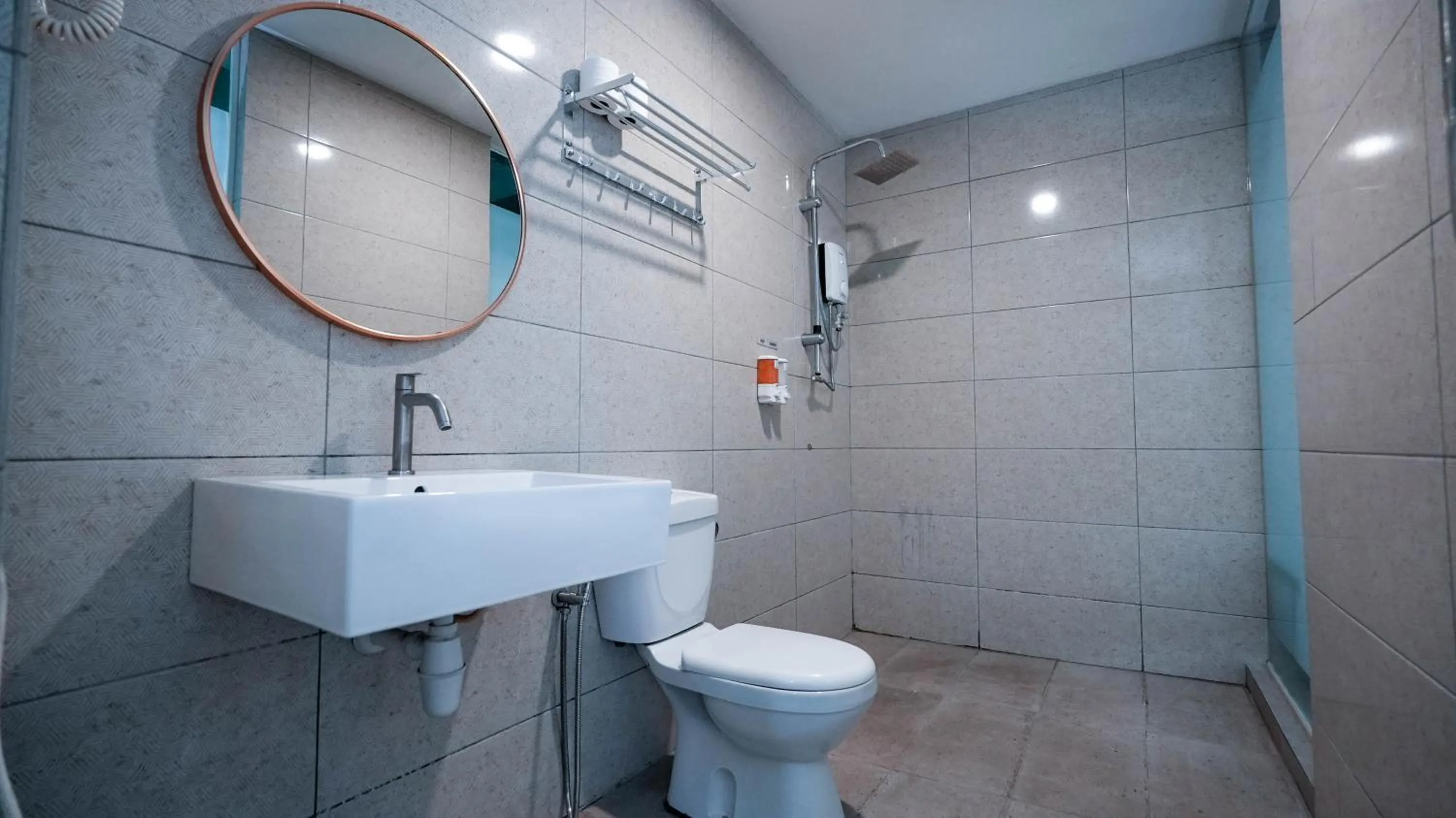 Shower in East Riverine Boutique Hotel