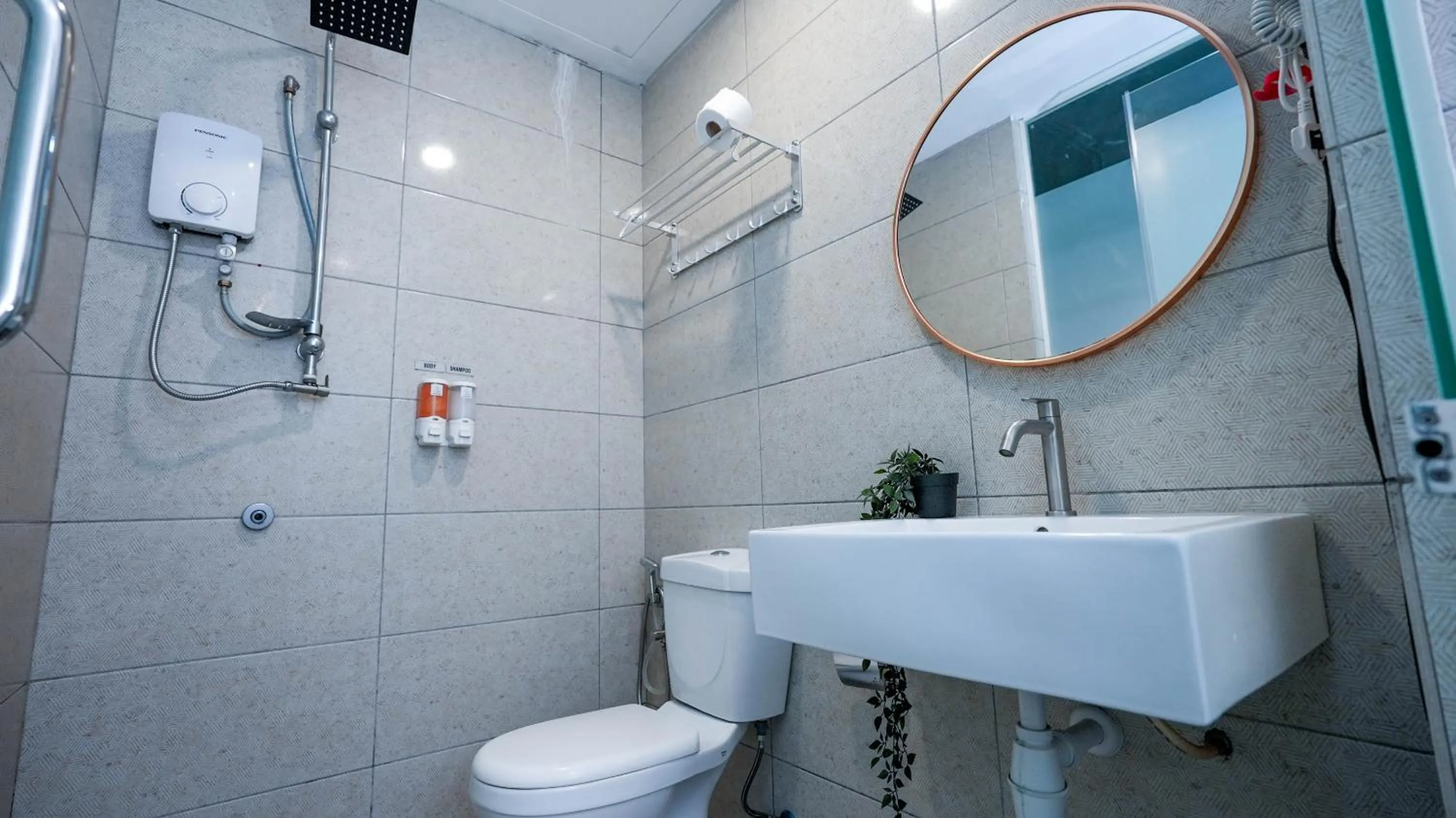 Shower in East Riverine Boutique Hotel