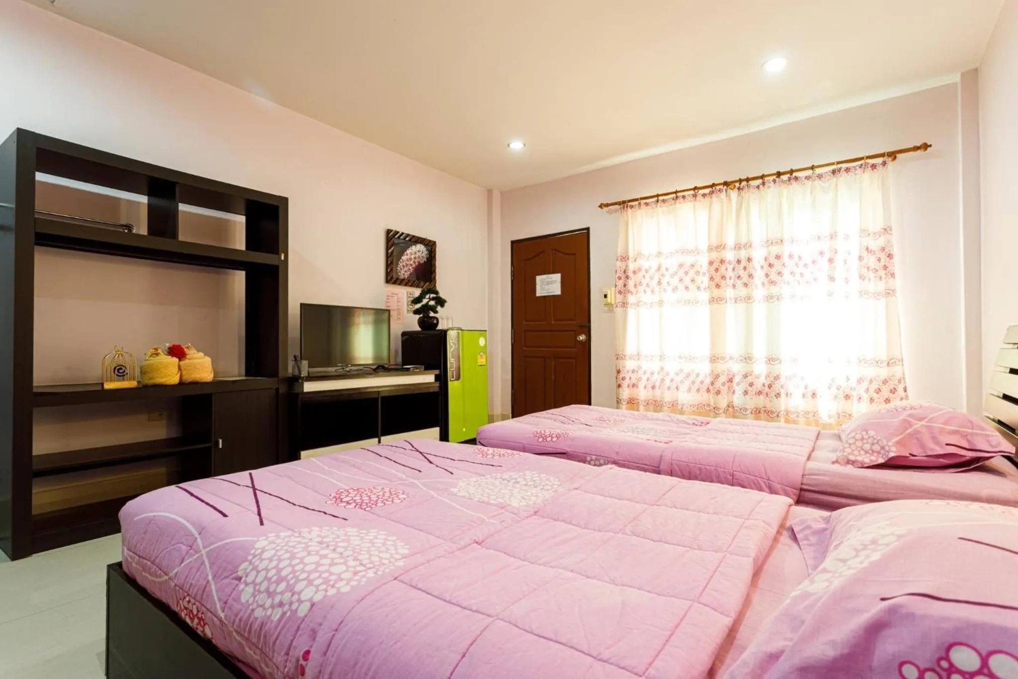 Bed in Pennaung Resort