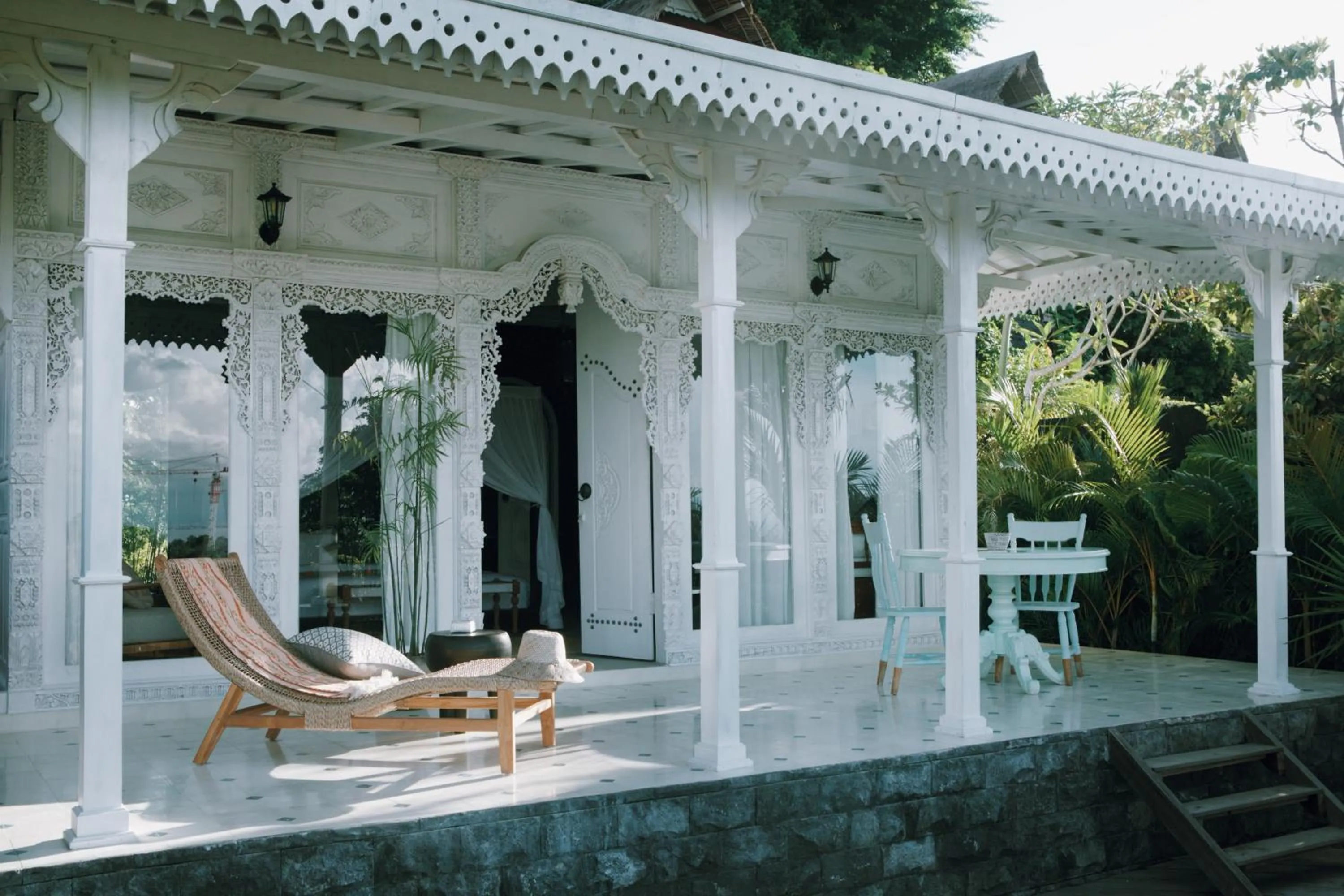 Dining area in White Tortoise Eco Villa's