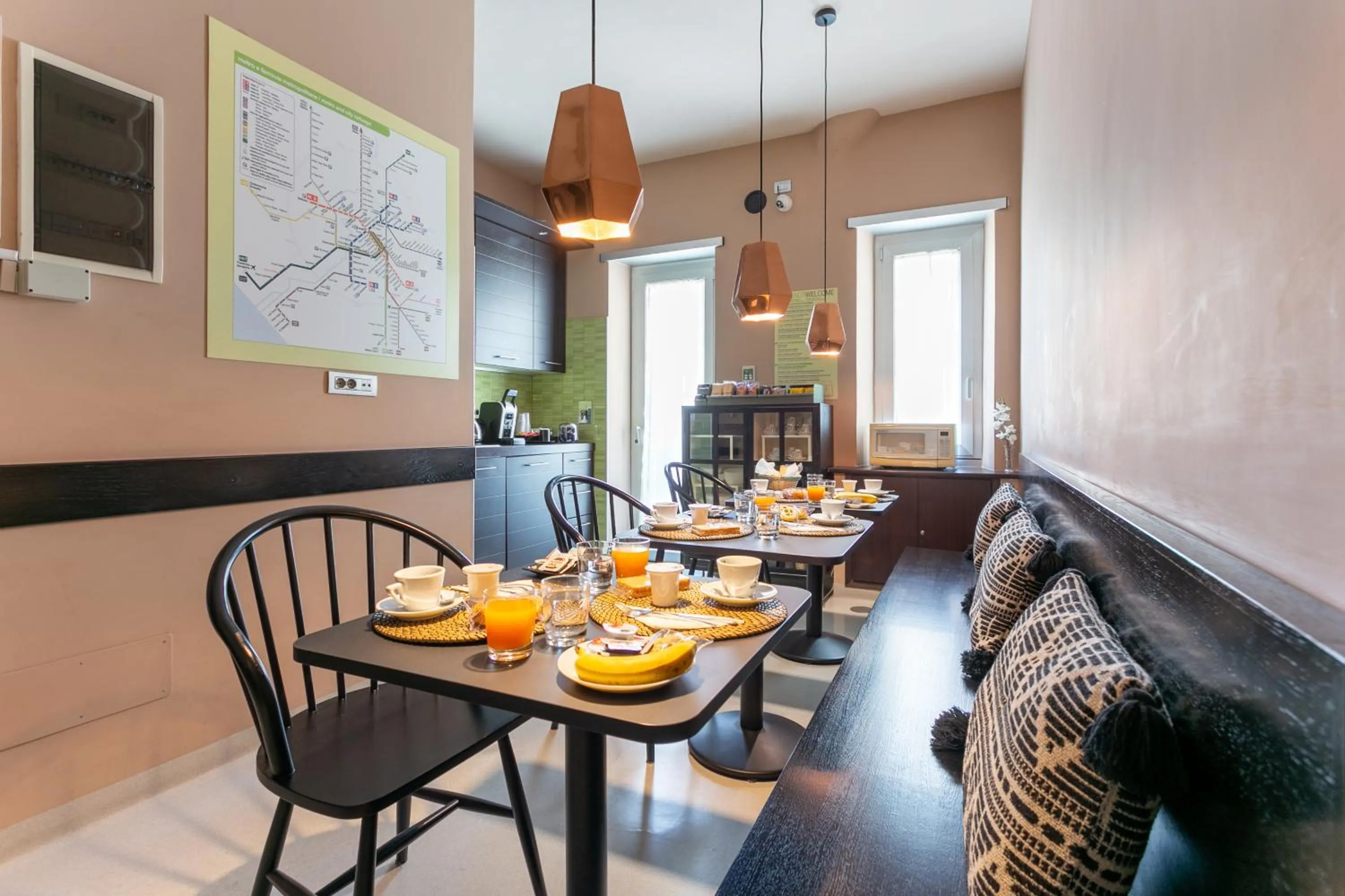 Food and drinks in Moai Home