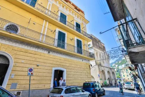 Della Monica Rooms