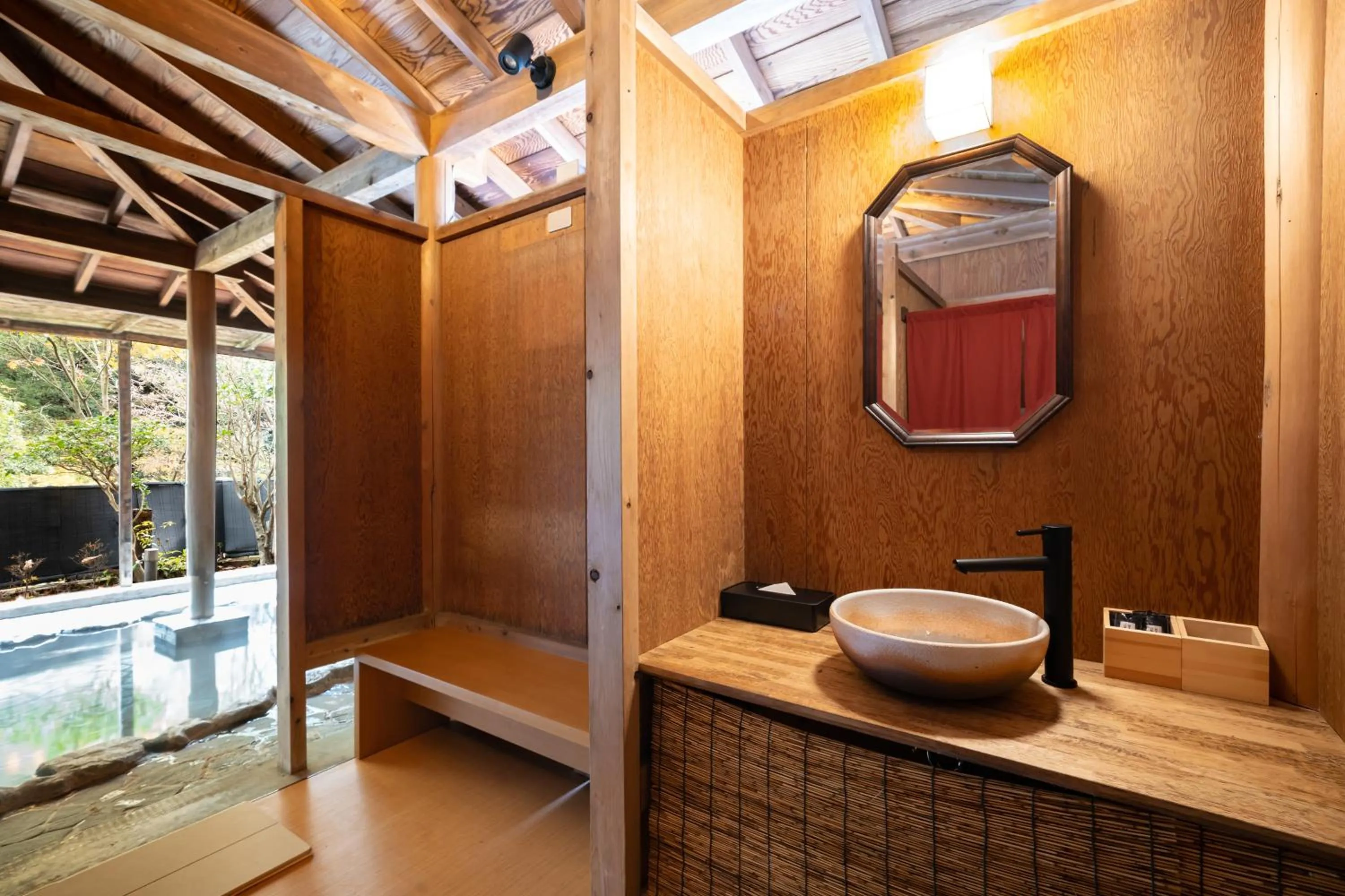 Open Air Bath in Onsen Guest House Tsutaya