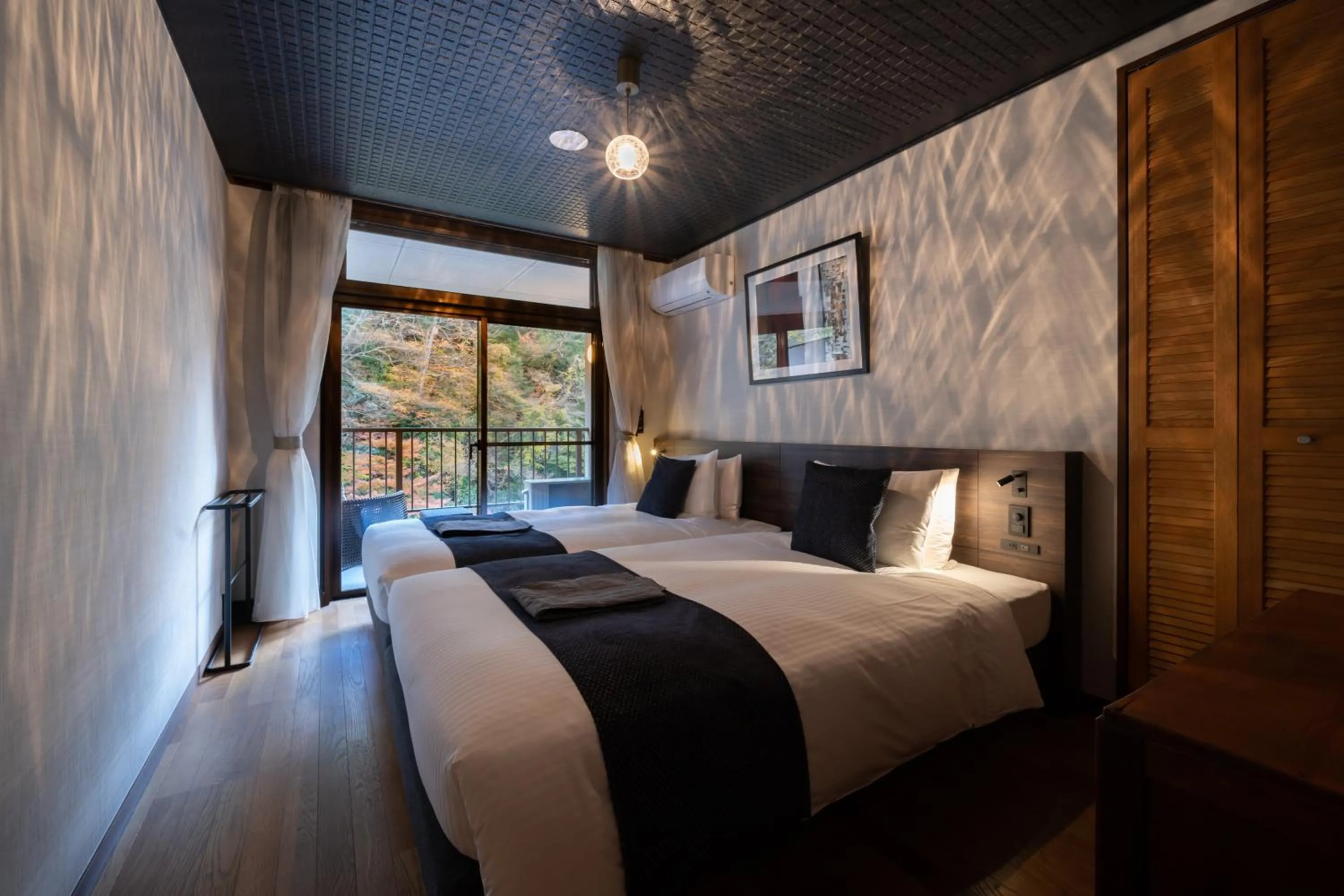 Bedroom, Bed in Onsen Guest House Tsutaya