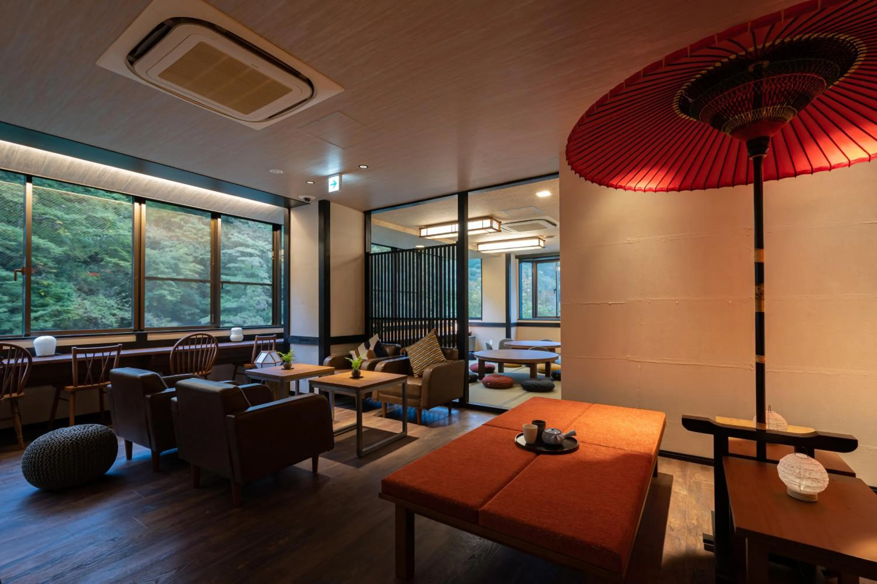 Communal lounge/ TV room in Onsen Guest House Tsutaya