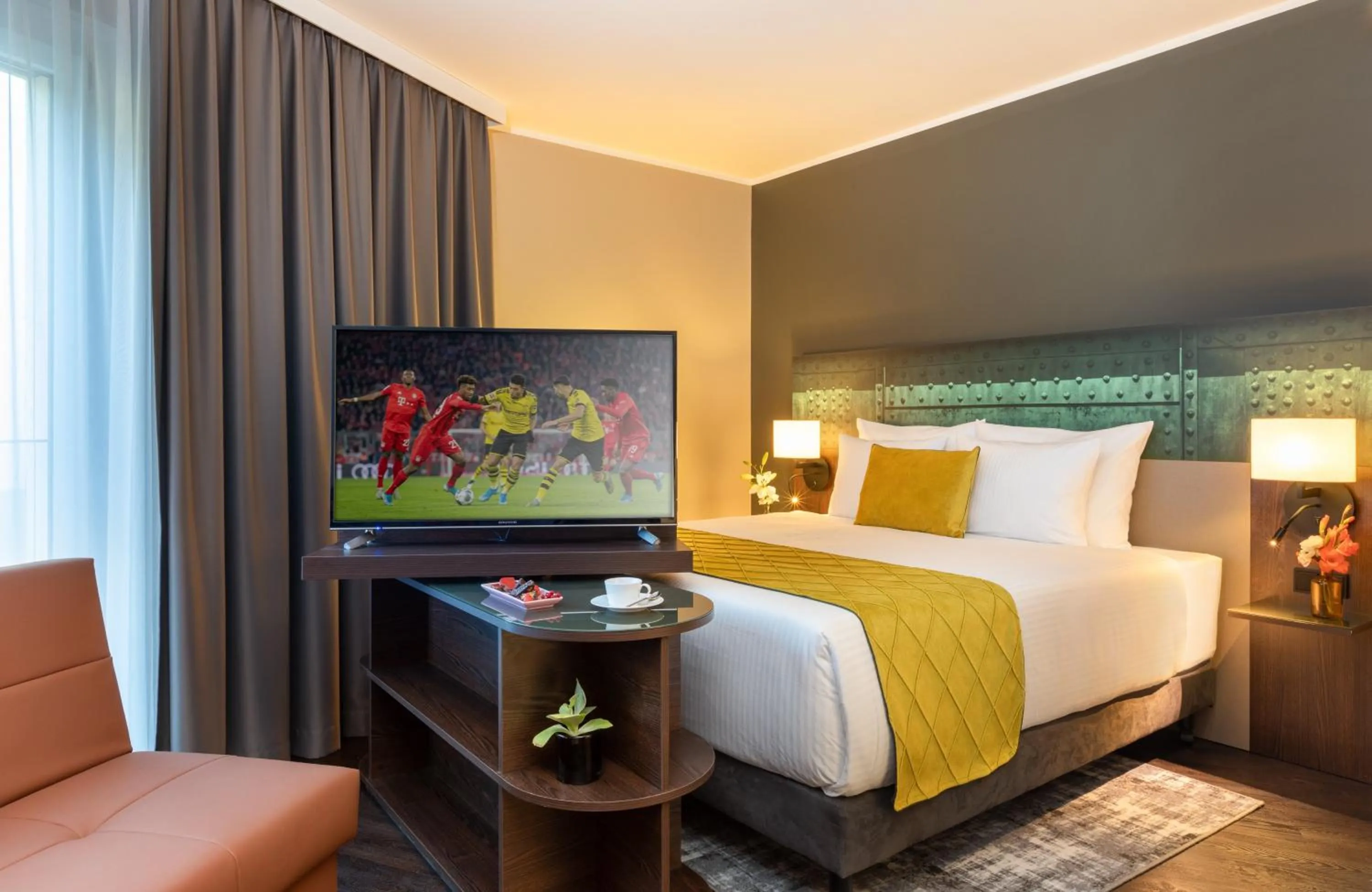 Bedroom, Bed in Leonardo Hotel Dortmund