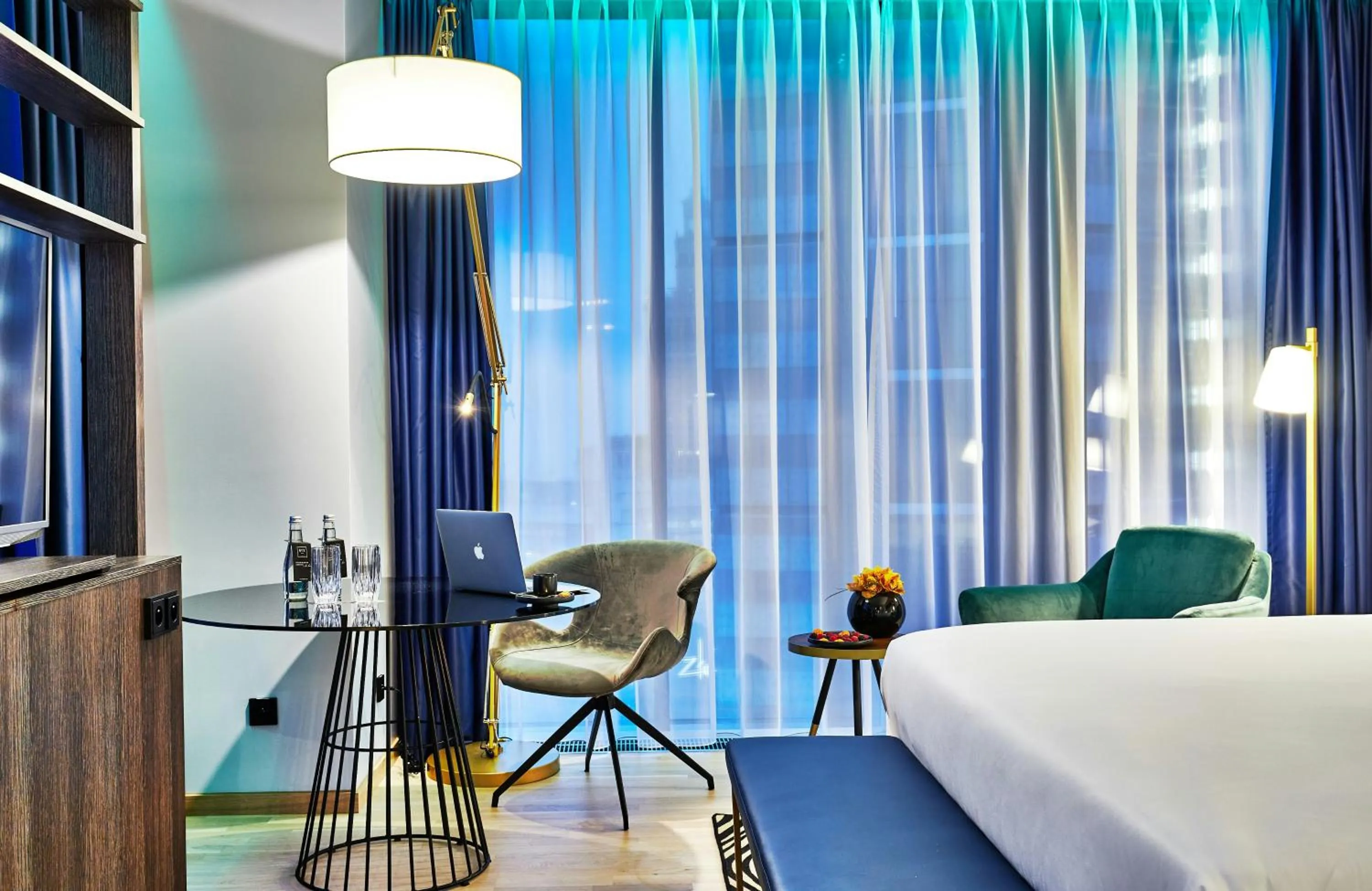 Photo of the whole room, Bed in NYX Hotel Warsaw by Leonardo Hotels