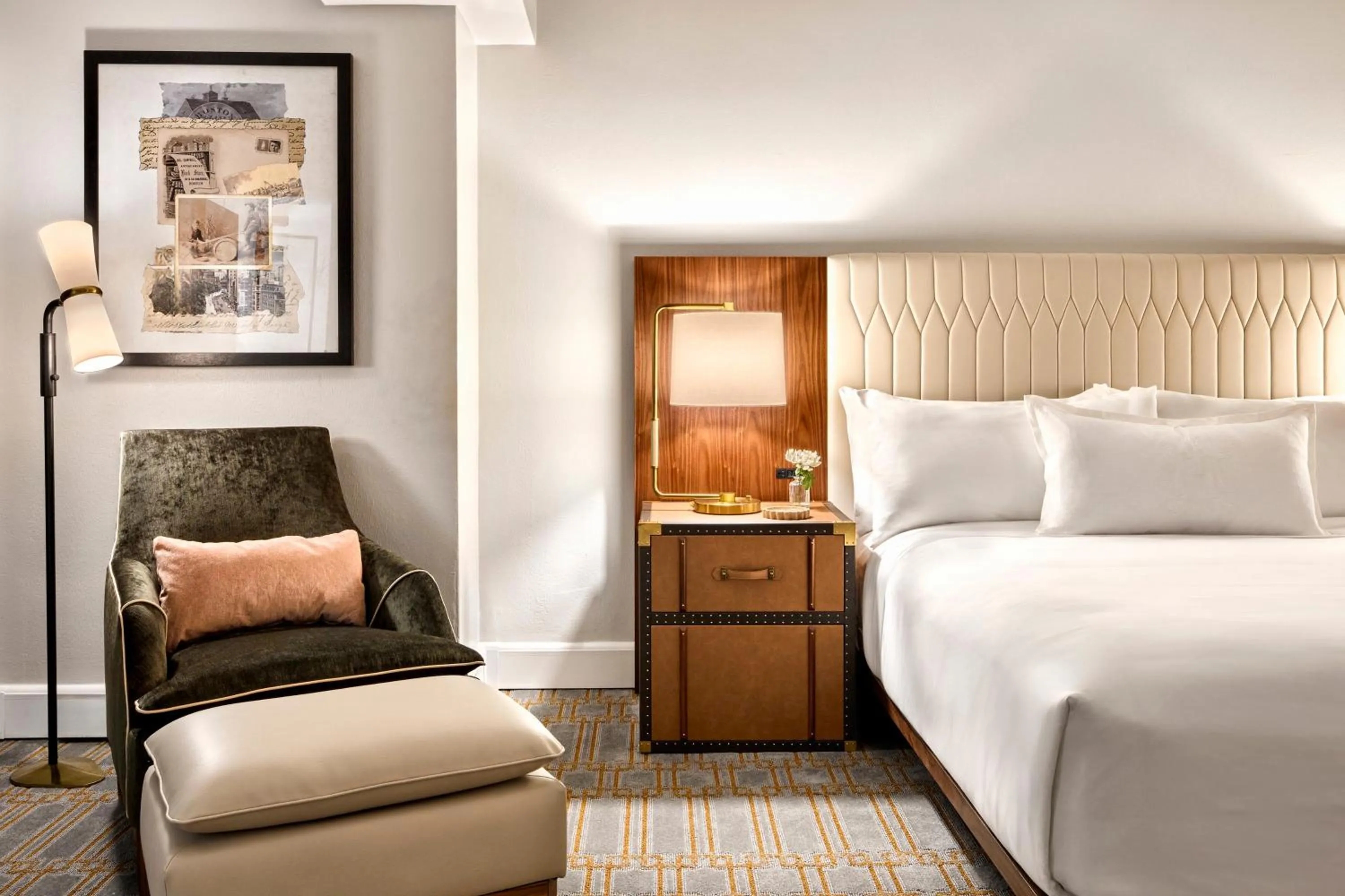 Photo of the whole room, Bed in Boston Omni Parker House Hotel