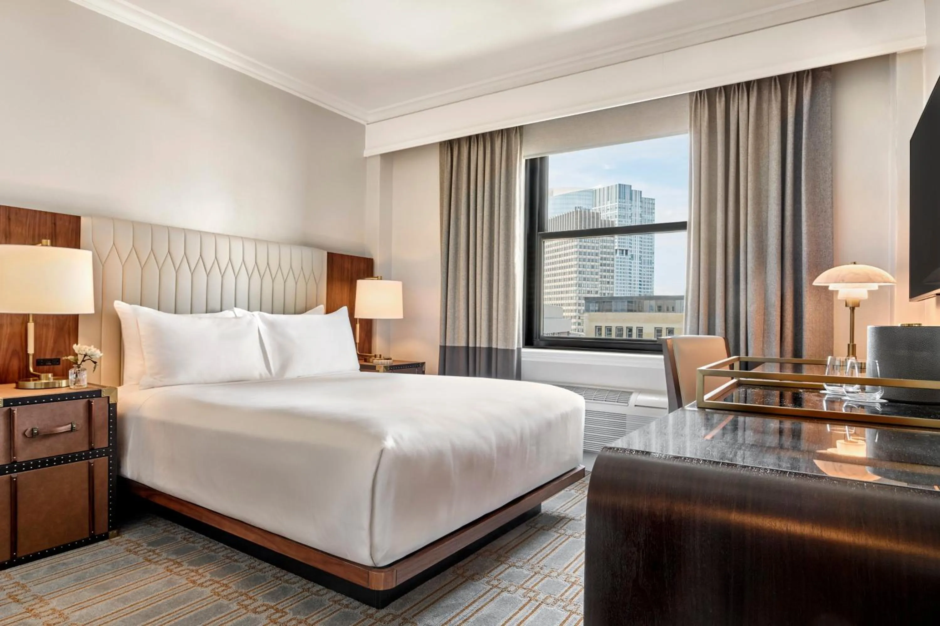 Photo of the whole room, Bed in Boston Omni Parker House Hotel