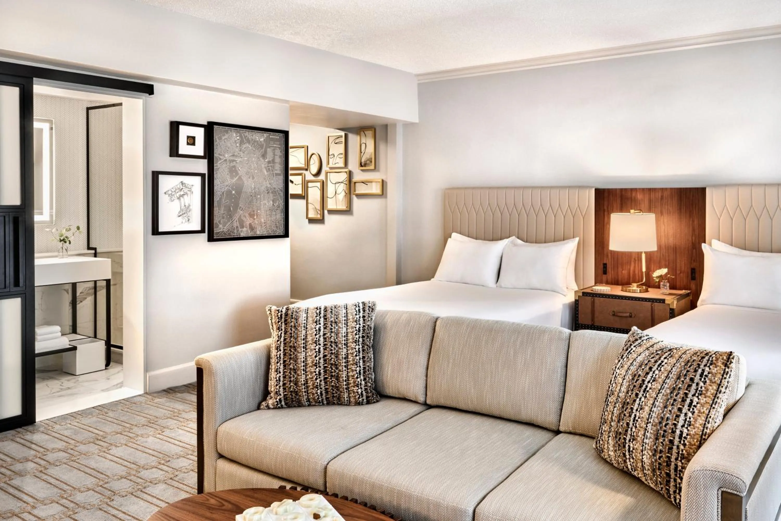 Signature Room 2 Queen Beds in Boston Omni Parker House Hotel