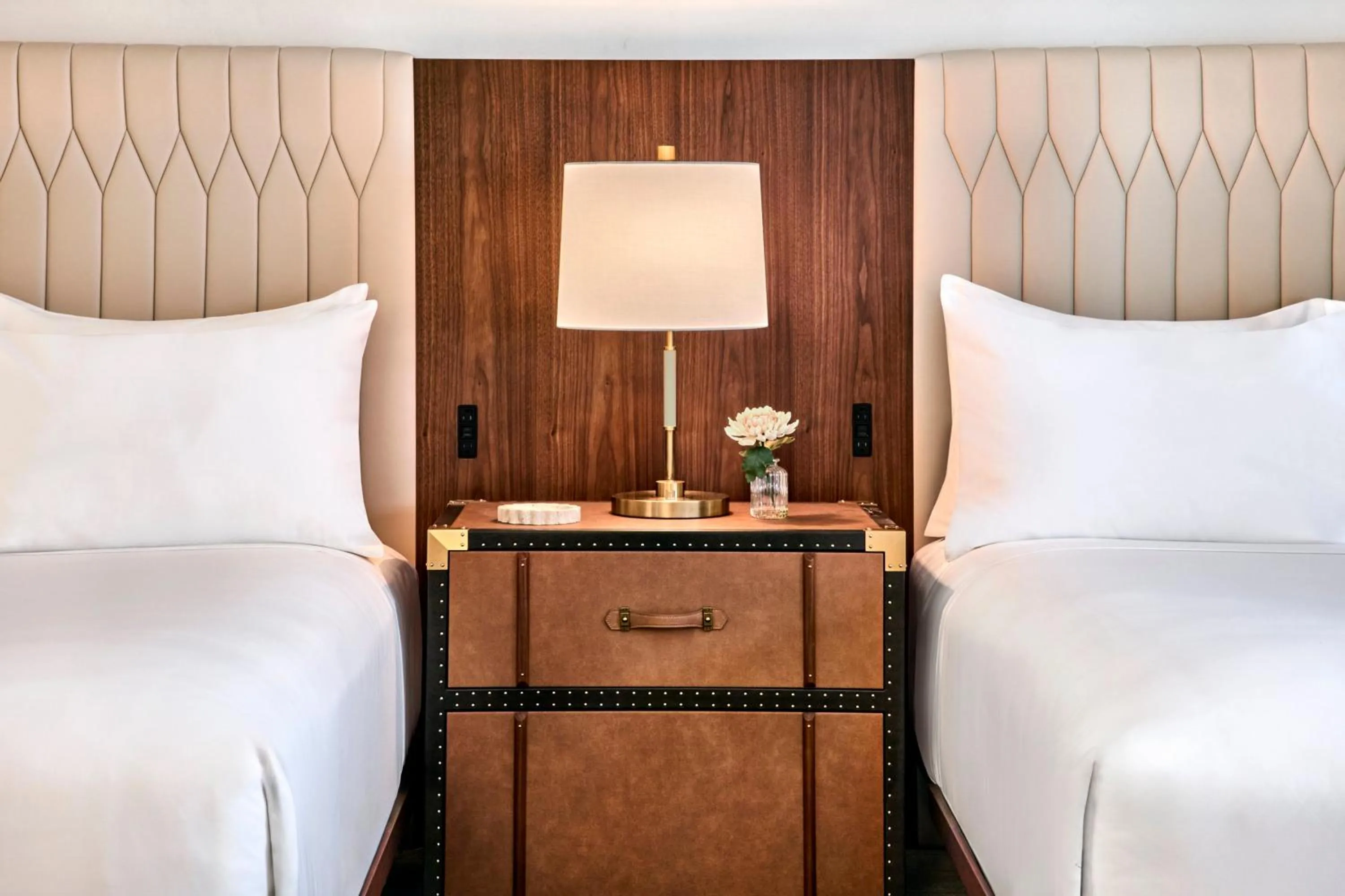 Photo of the whole room, Bed in Boston Omni Parker House Hotel