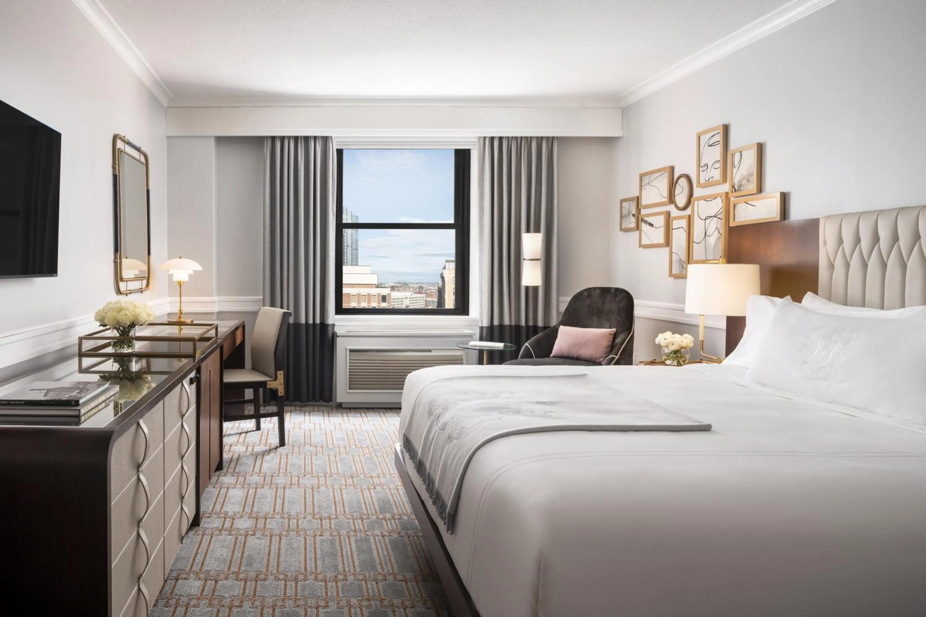 Deluxe Queen Room in Boston Omni Parker House Hotel