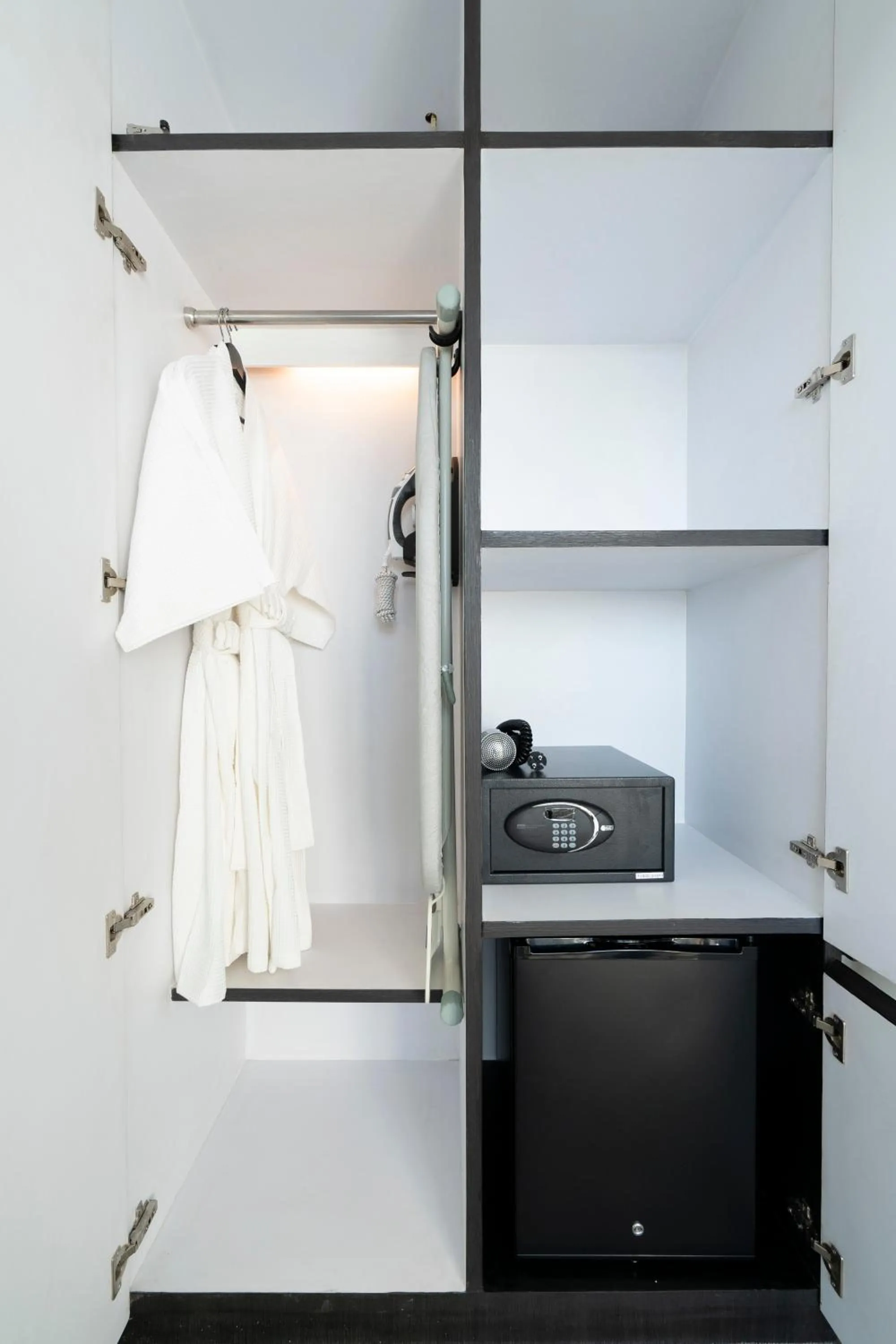 wardrobe in SureStay Hotel by Best Western Vientiane