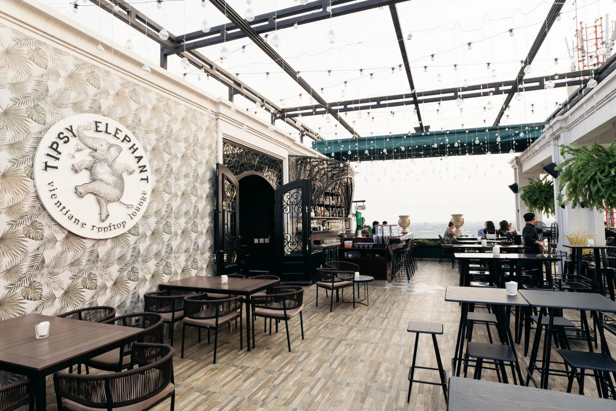 Lounge or bar in SureStay Hotel by Best Western Vientiane