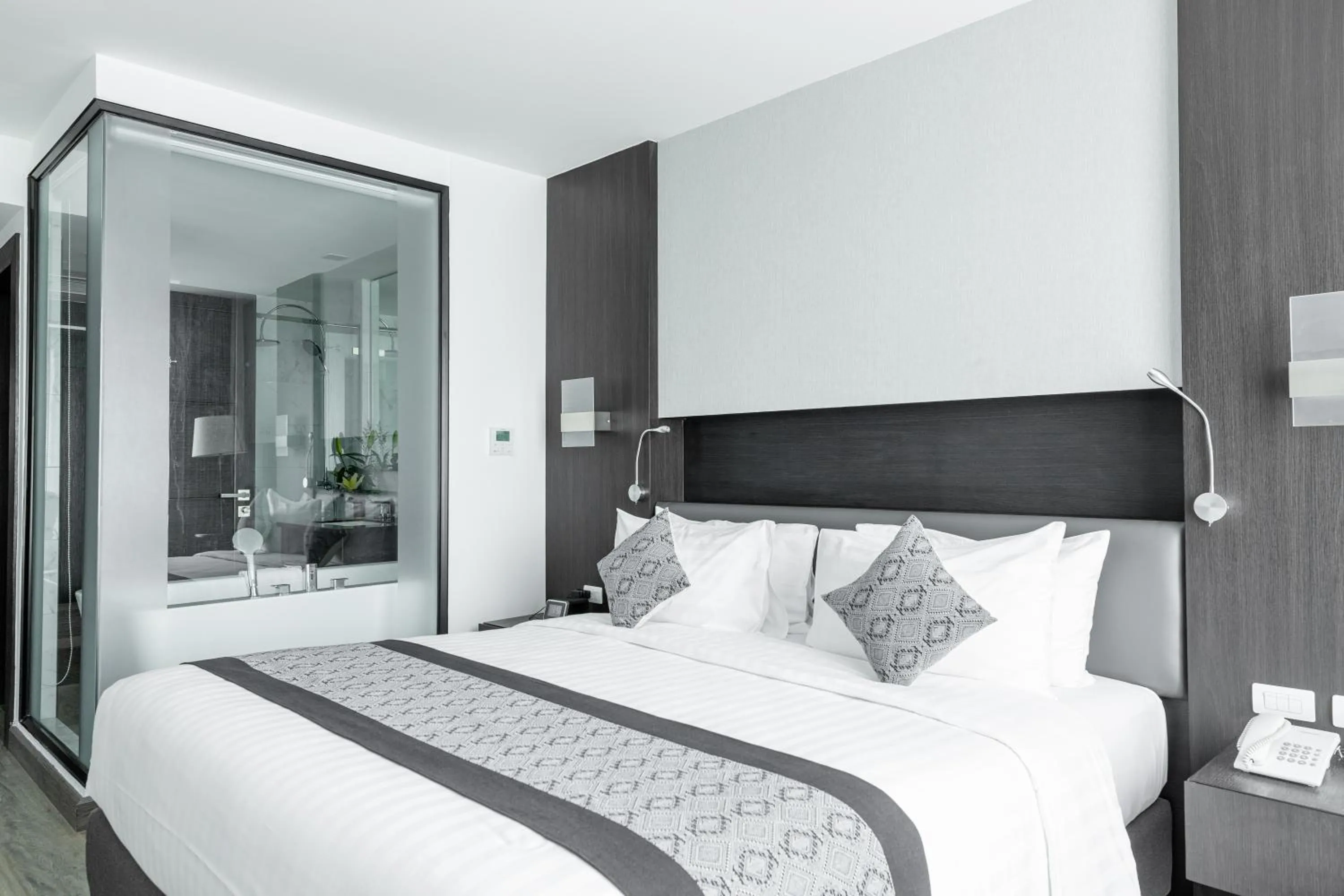 Bedroom, Bed in SureStay Hotel by Best Western Vientiane