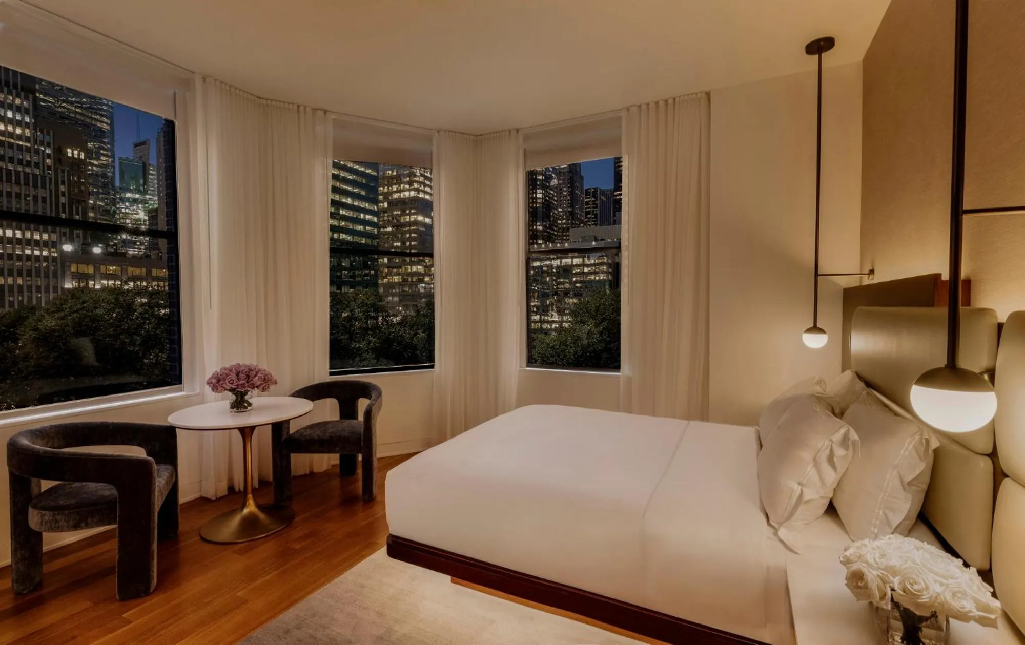 Photo of the whole room, Bed in Bryant Park Hotel