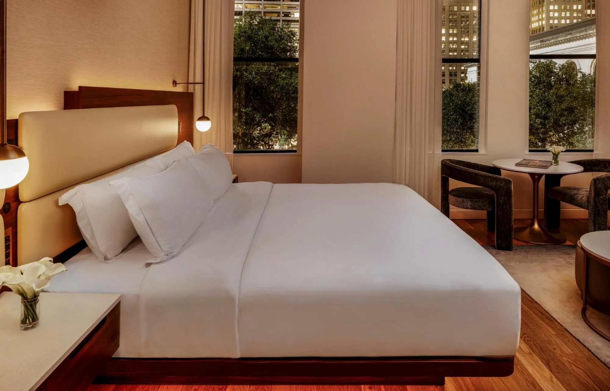 Photo of the whole room, Bed in Bryant Park Hotel