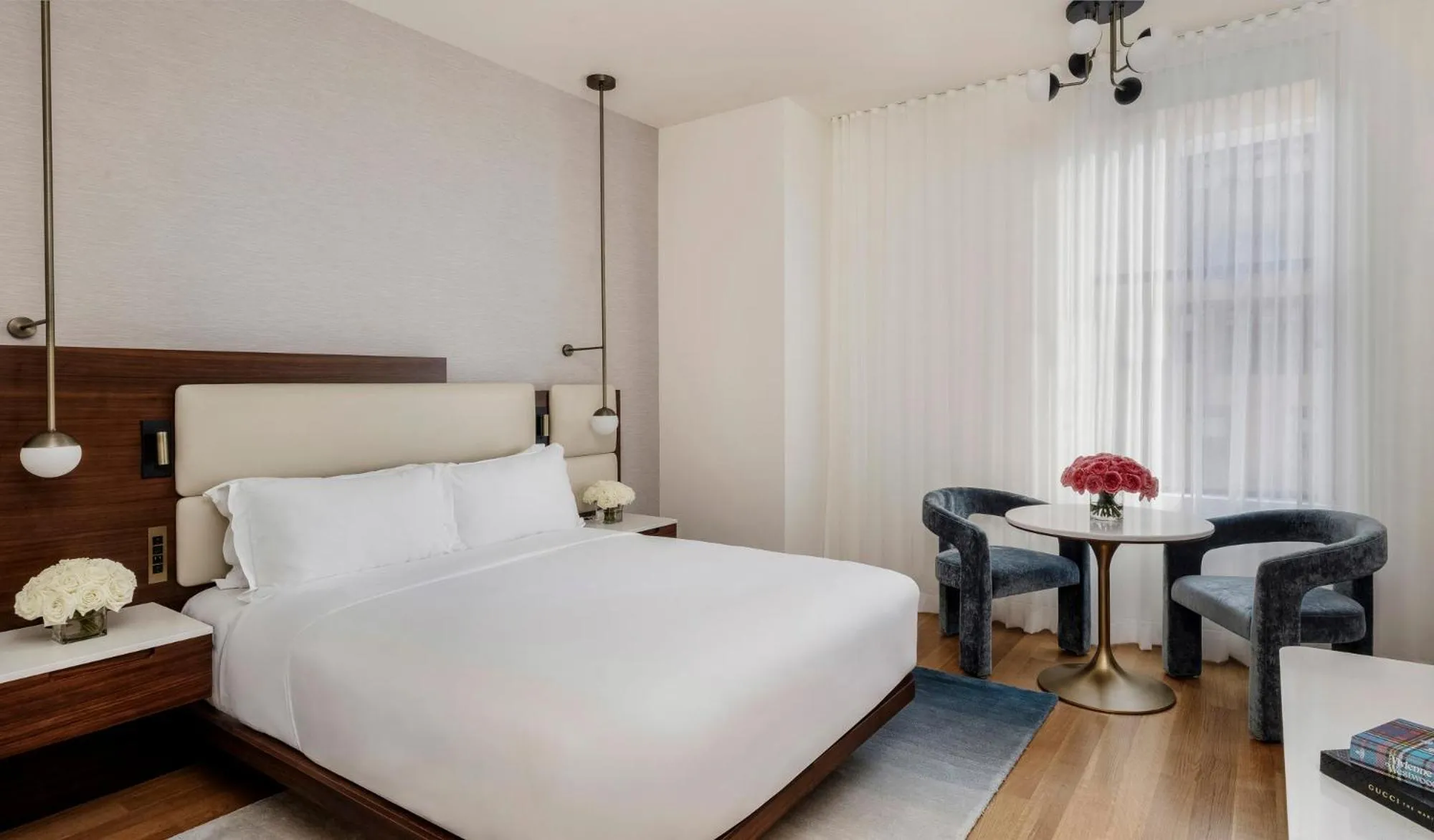 Photo of the whole room, Bed in Bryant Park Hotel