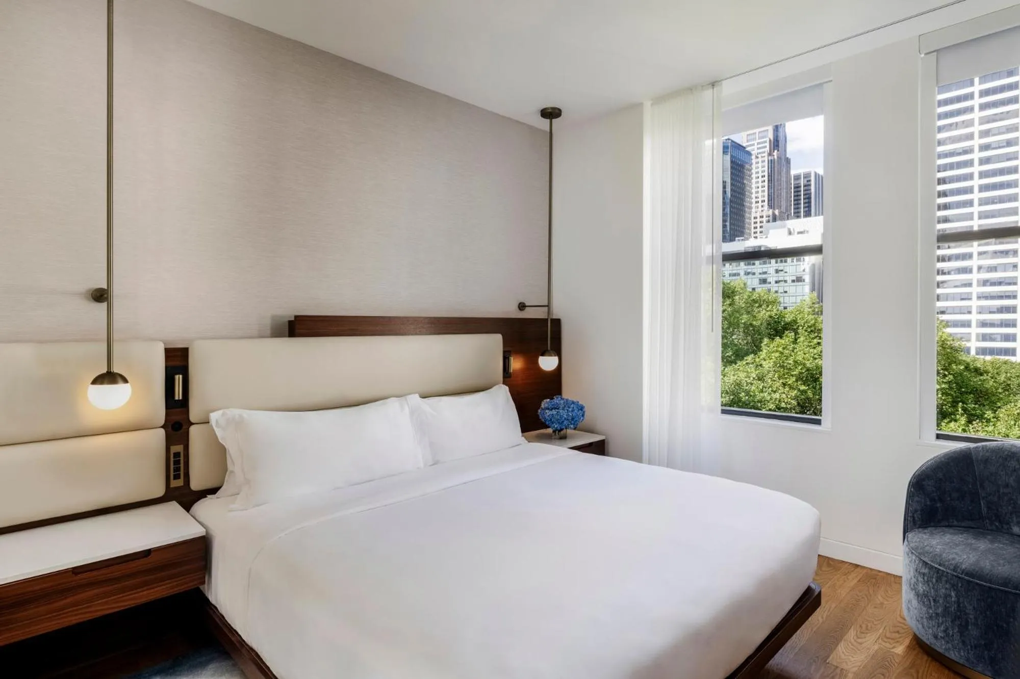 Bedroom, Bed in Bryant Park Hotel