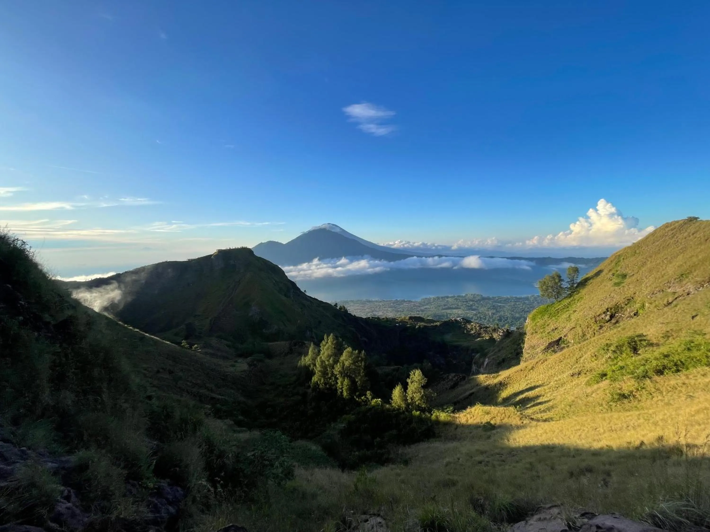 Hiking in Batur lake view