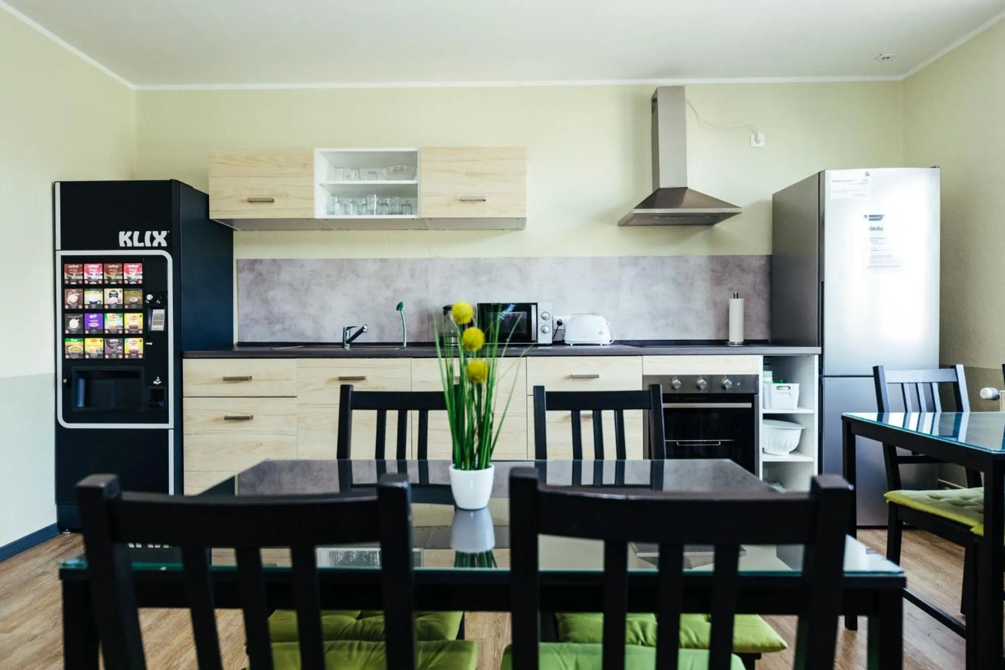 Communal lounge/ TV room, Restaurant/Places to Eat in Clubhostel