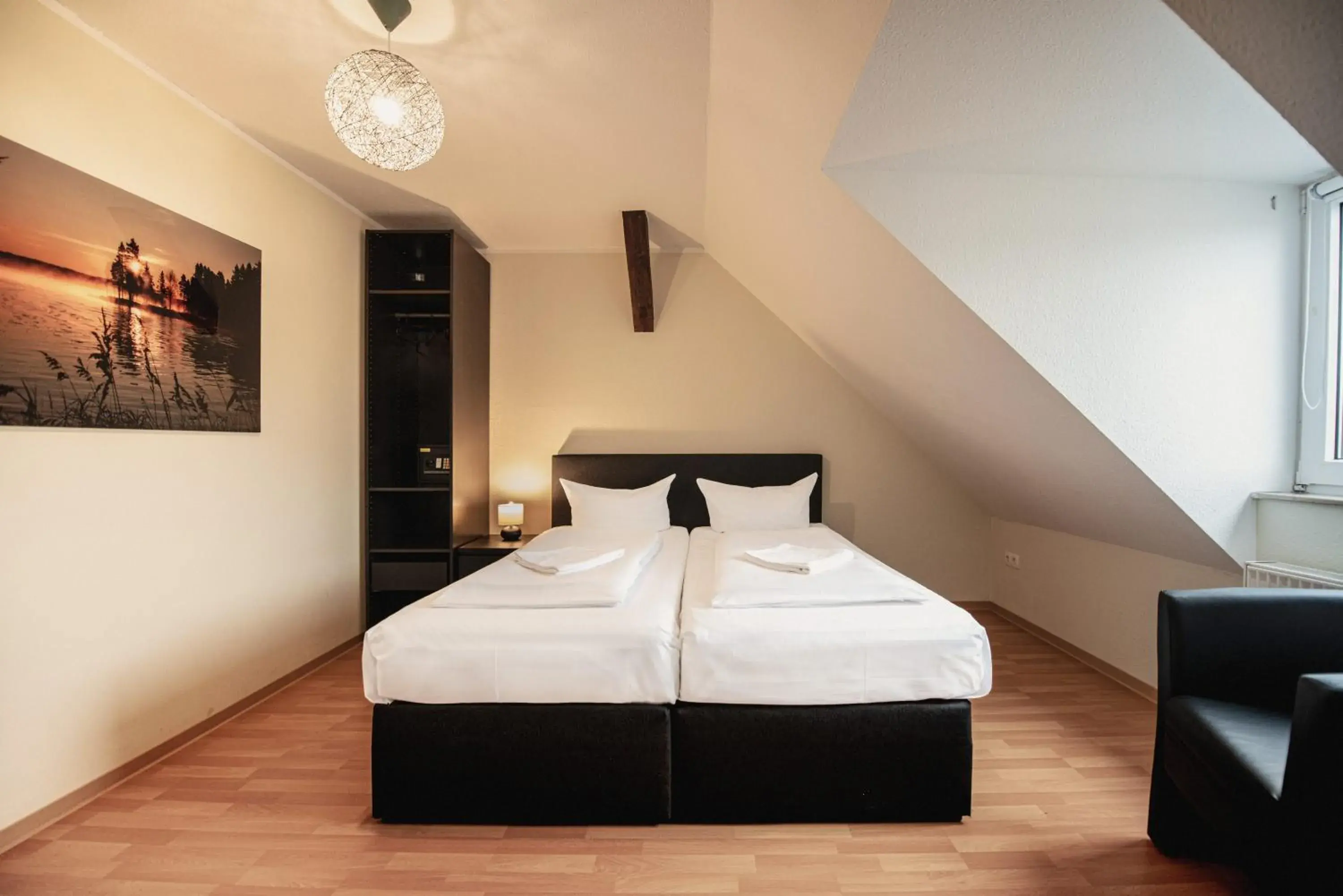 Double Room with Shared Bathroom in Wandery Hotel Dessau Double Room with Shared Bathroom in Wandery Hotel Dessau