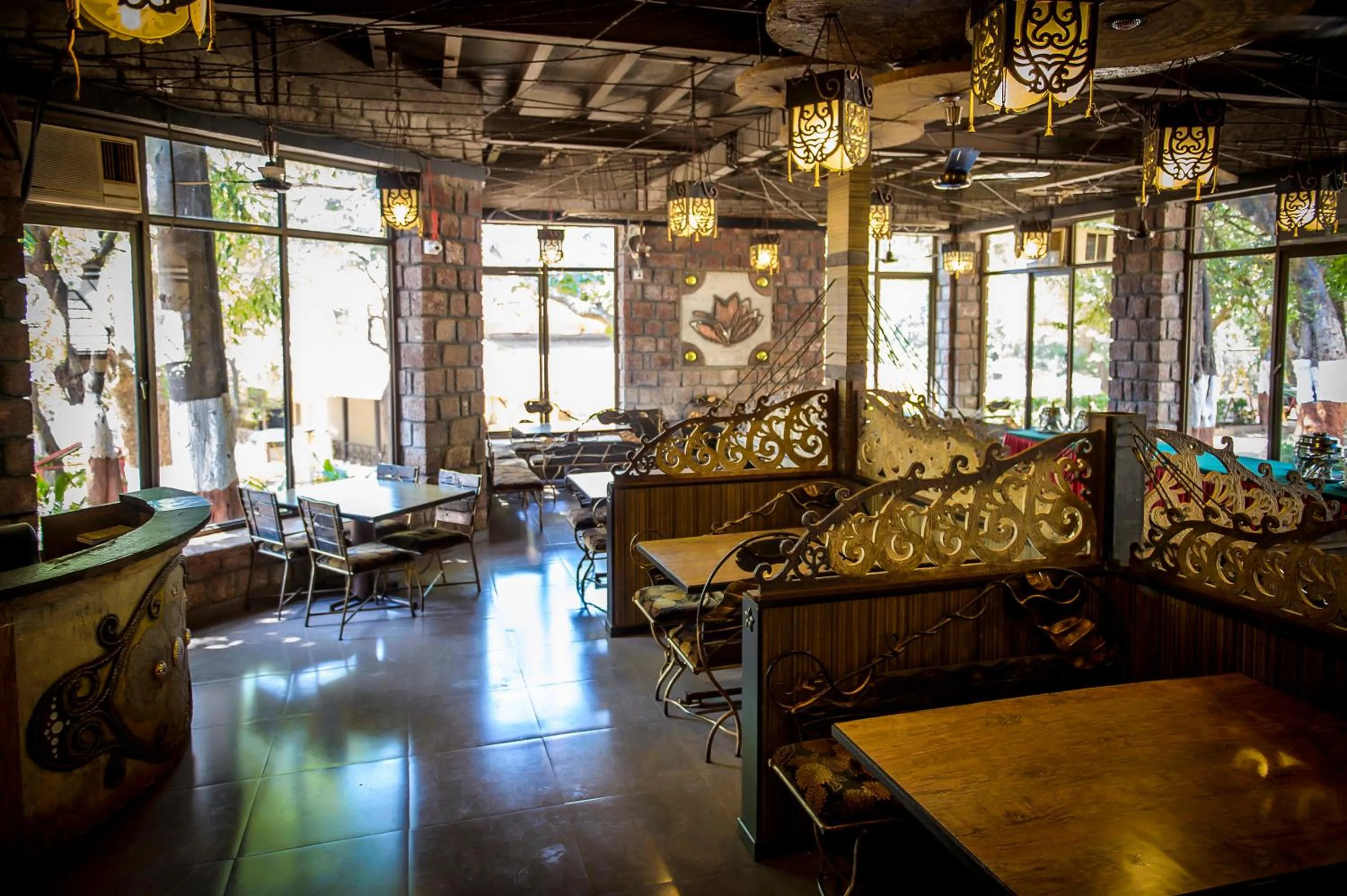 Restaurant/places to eat in Adamo The Village