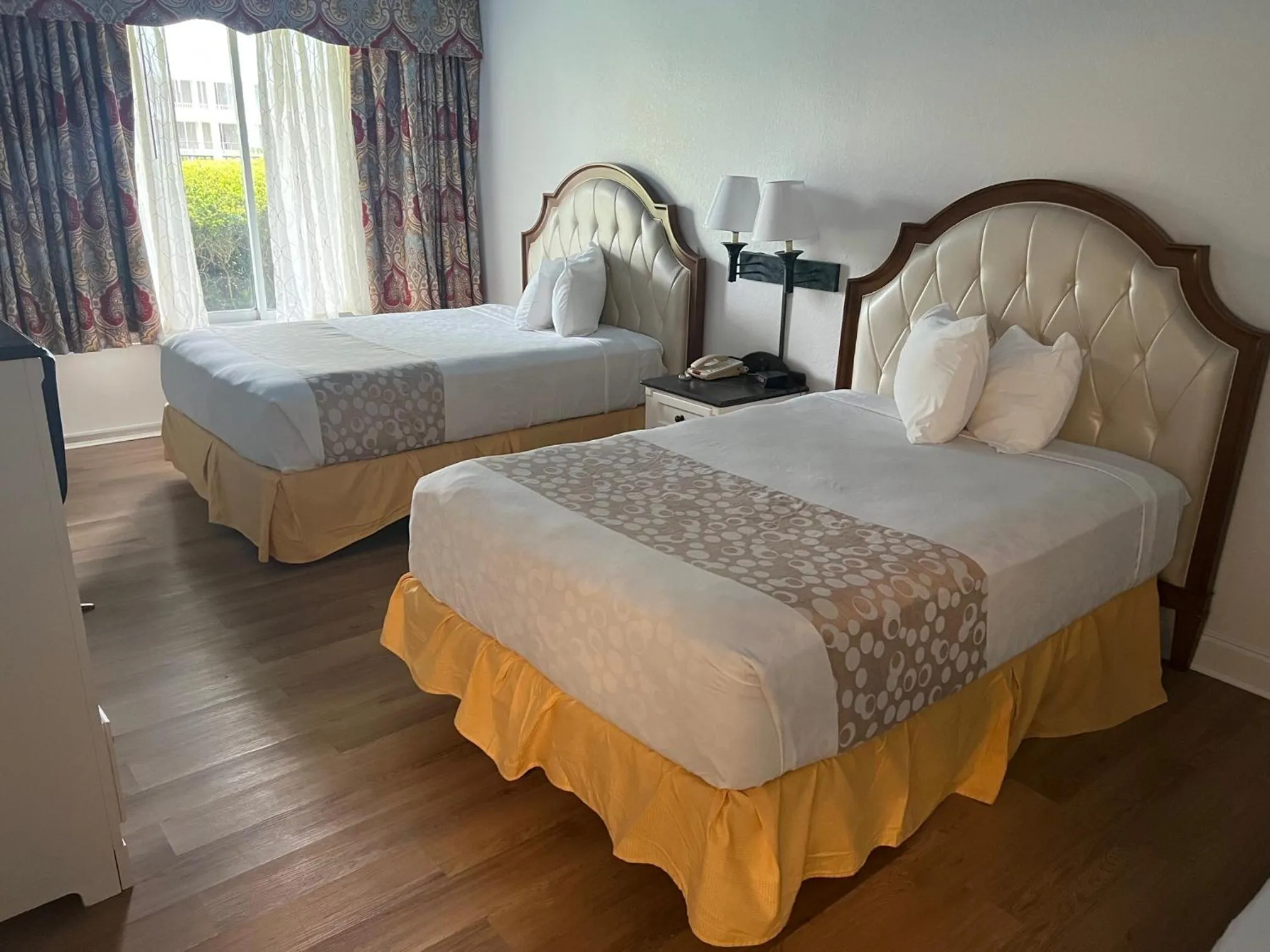 Bedroom in Seralago Hotel & Suites Main Gate East