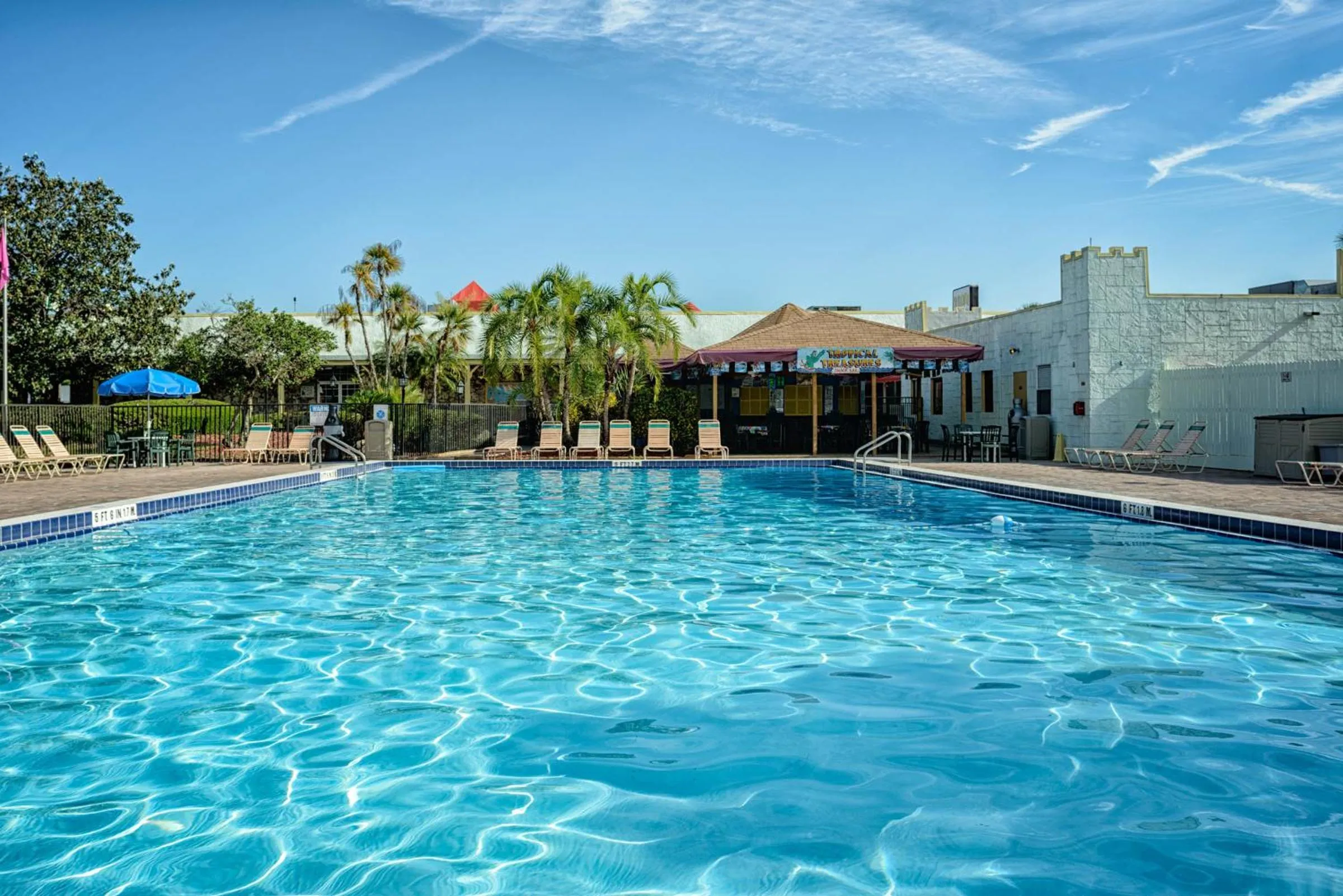 Swimming pool in Seralago Hotel & Suites Main Gate East