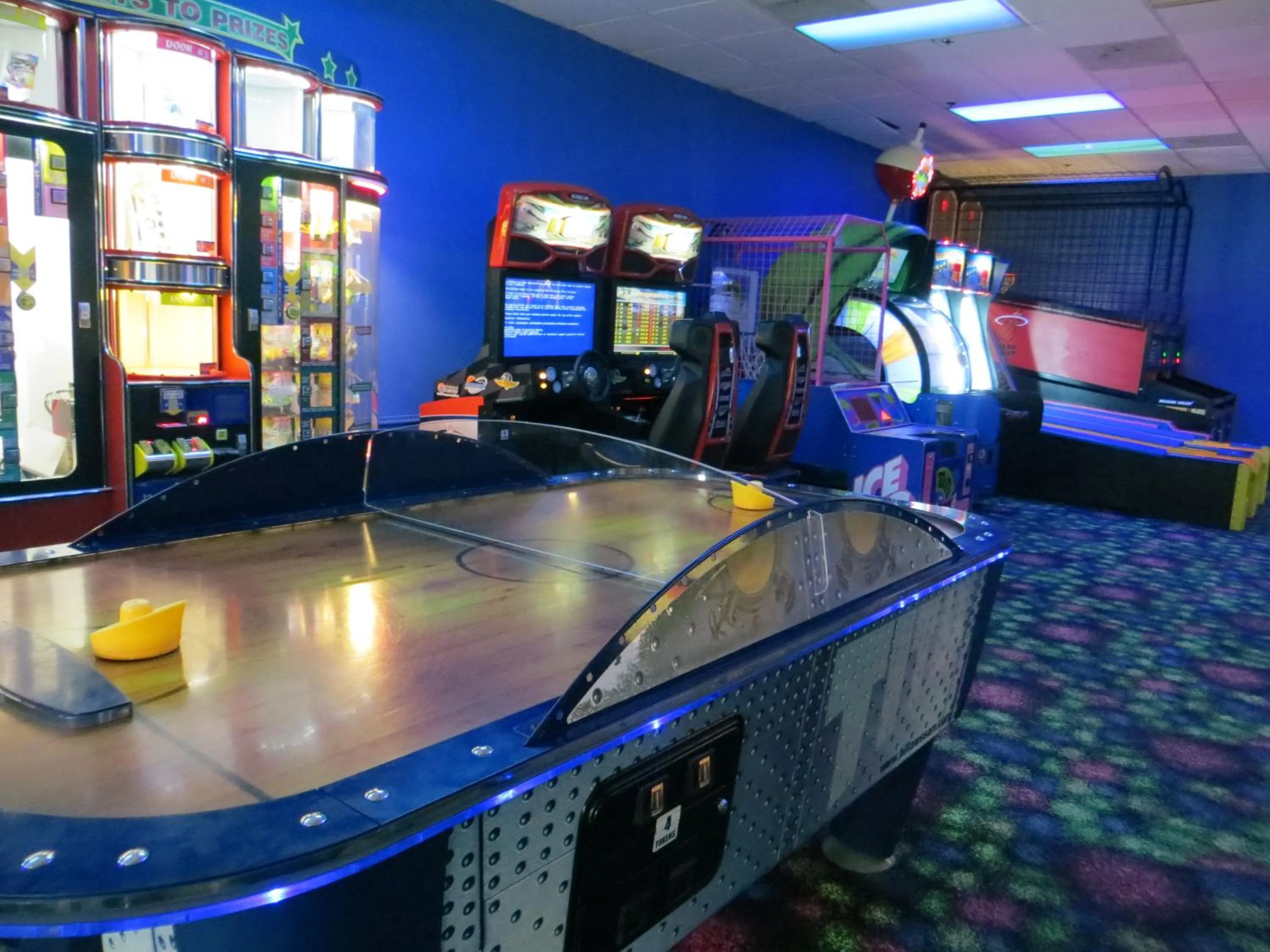 Game Room in Seralago Hotel & Suites Main Gate East