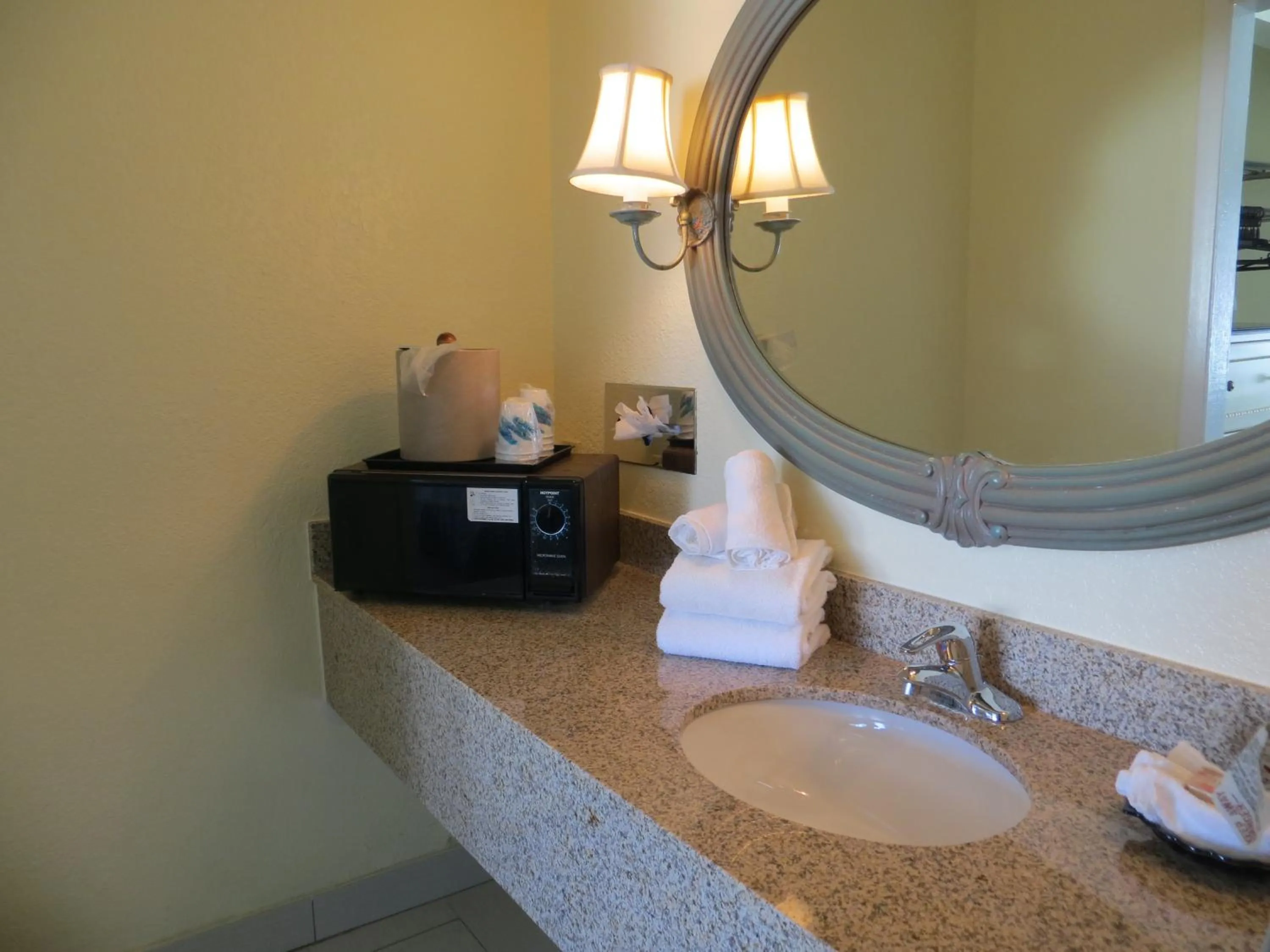 Bathroom in Seralago Hotel & Suites Main Gate East