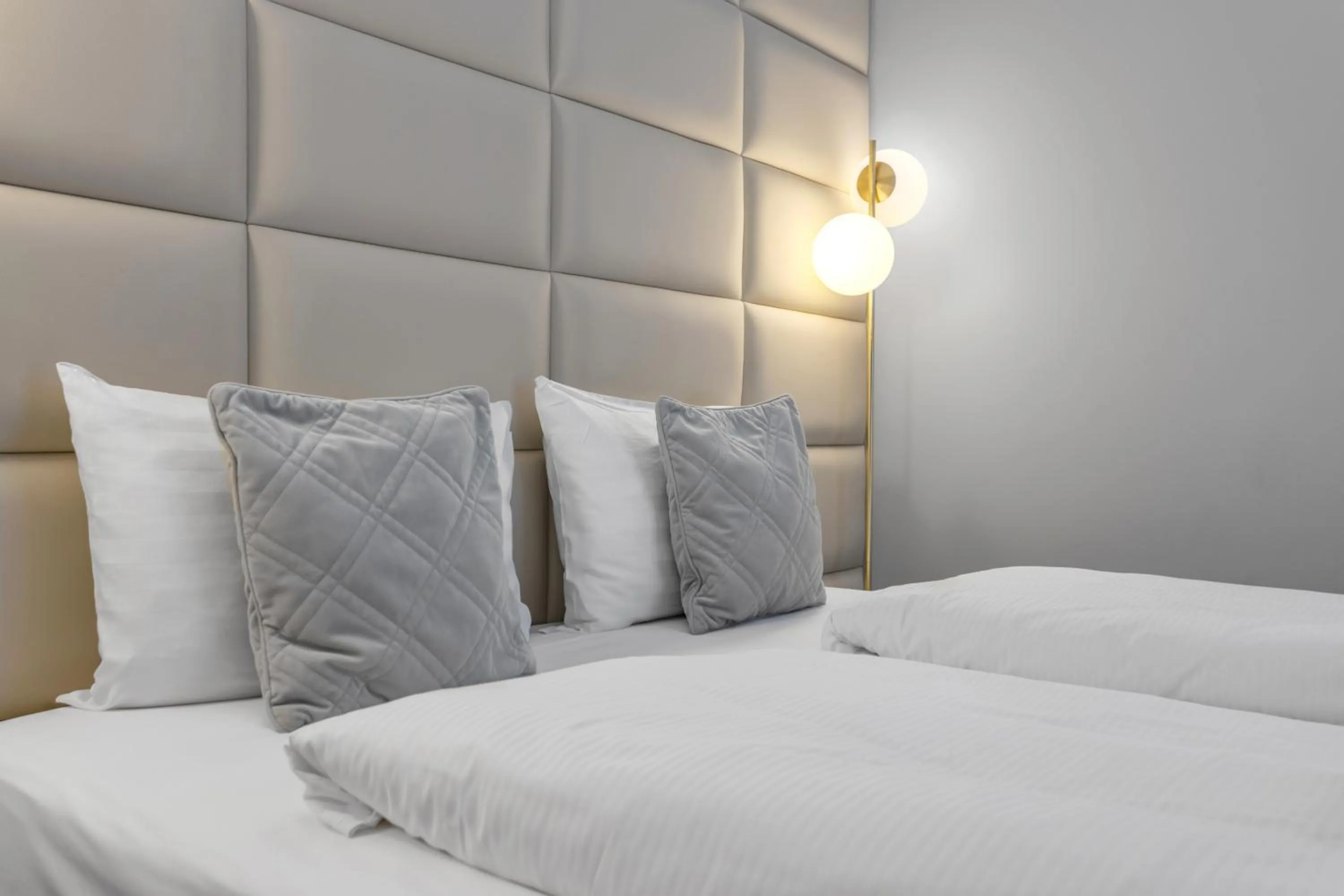 Bed in Midtown Hotel